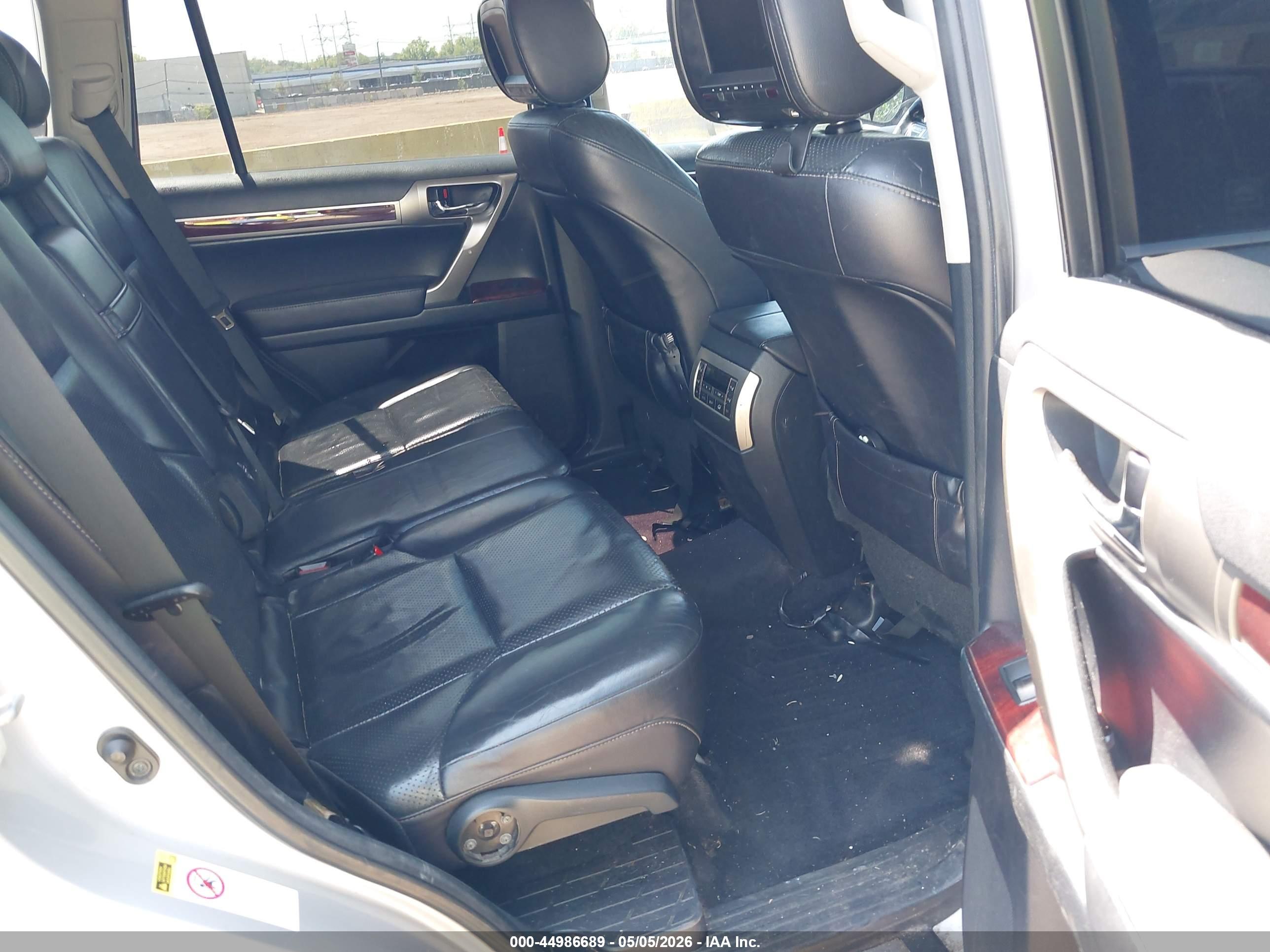 LEXUS GX image 8