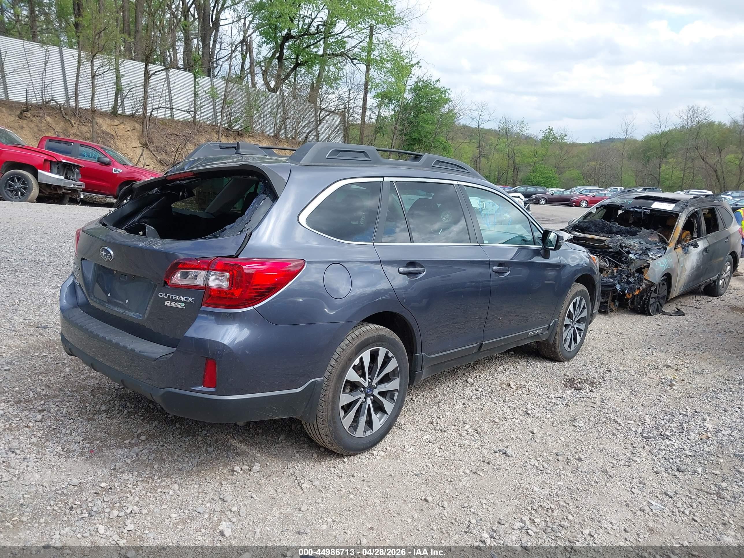 SUBARU OUTBACK image 4