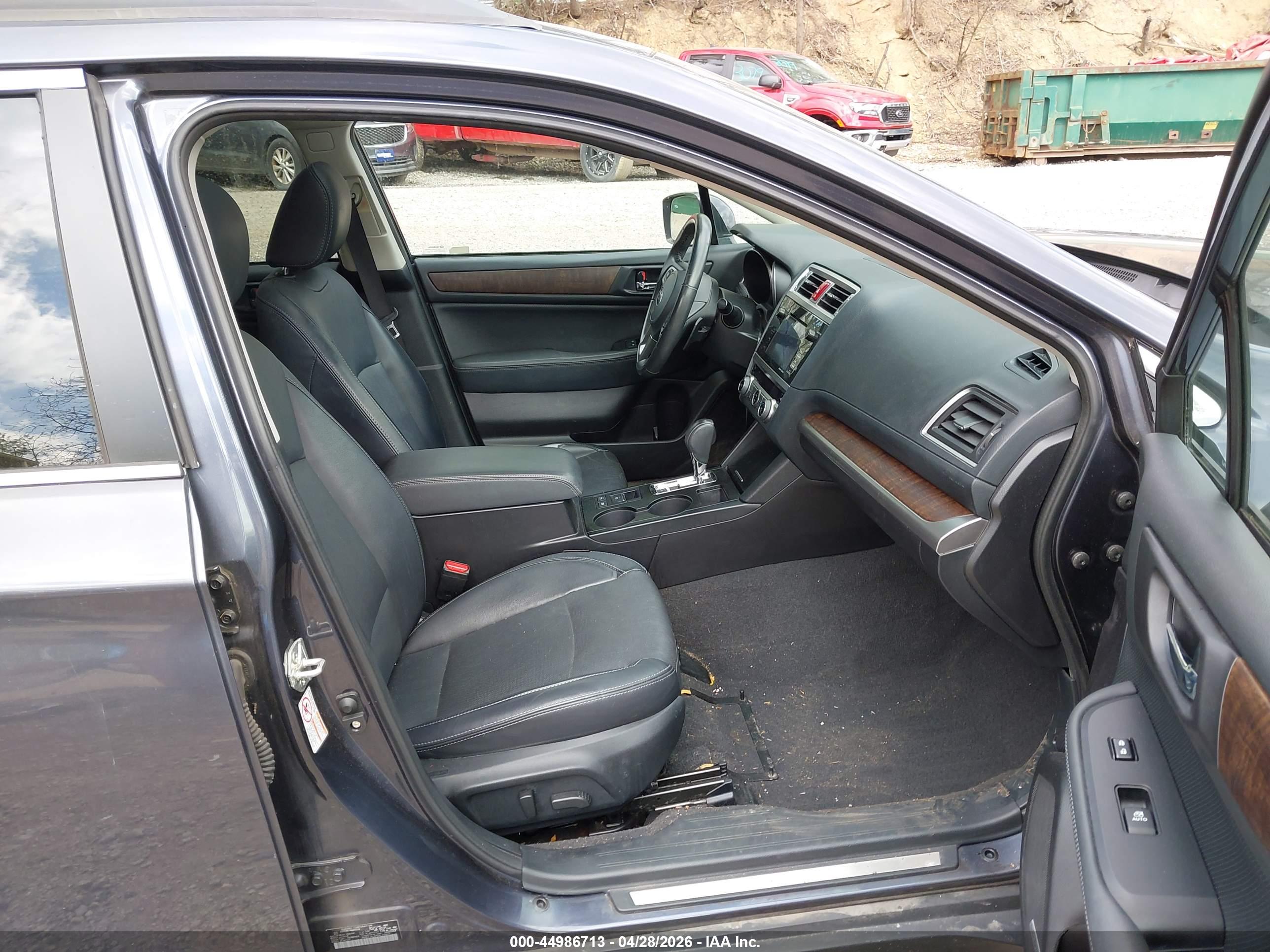 SUBARU OUTBACK image 5