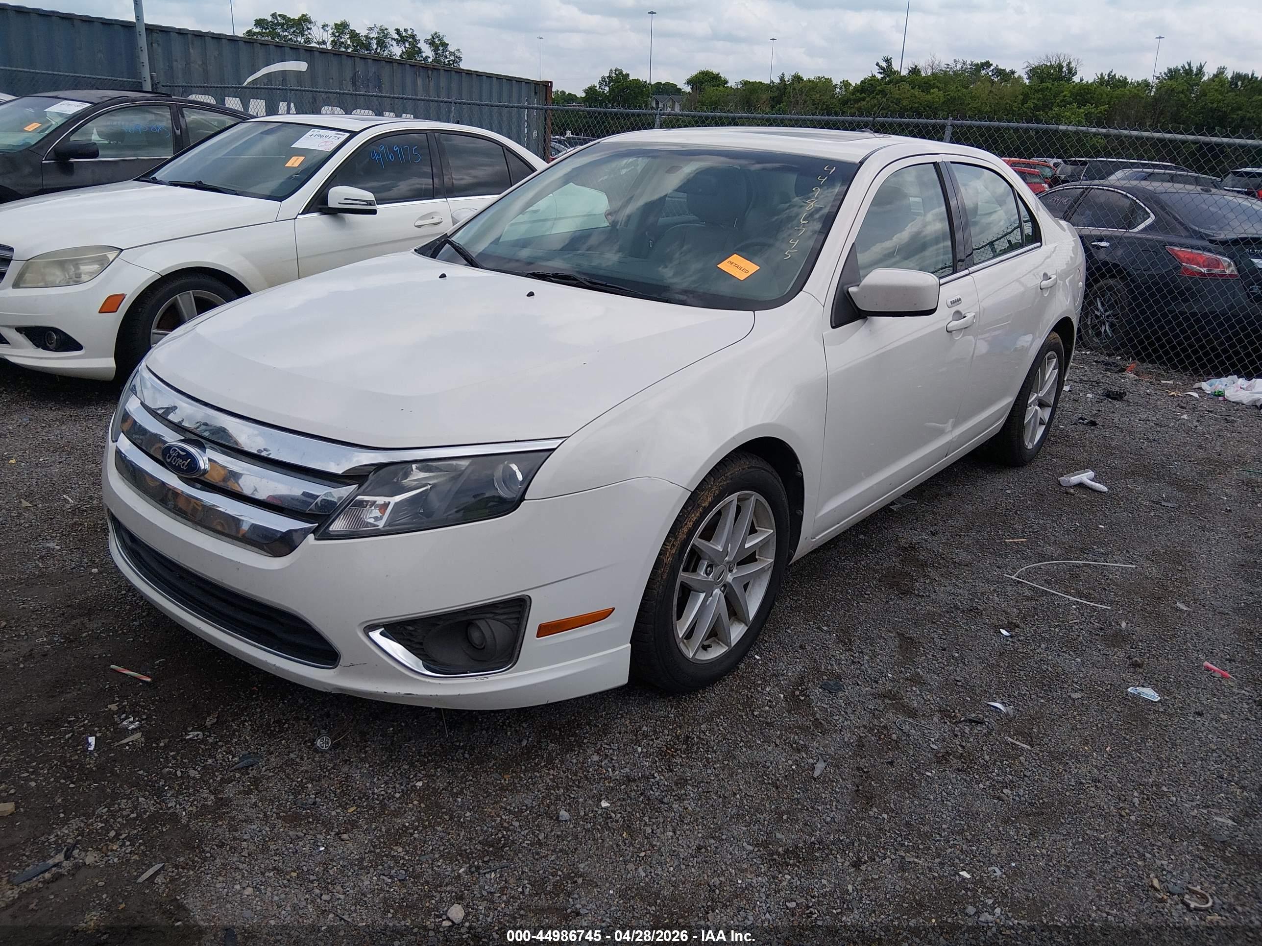 FORD FUSION image 2