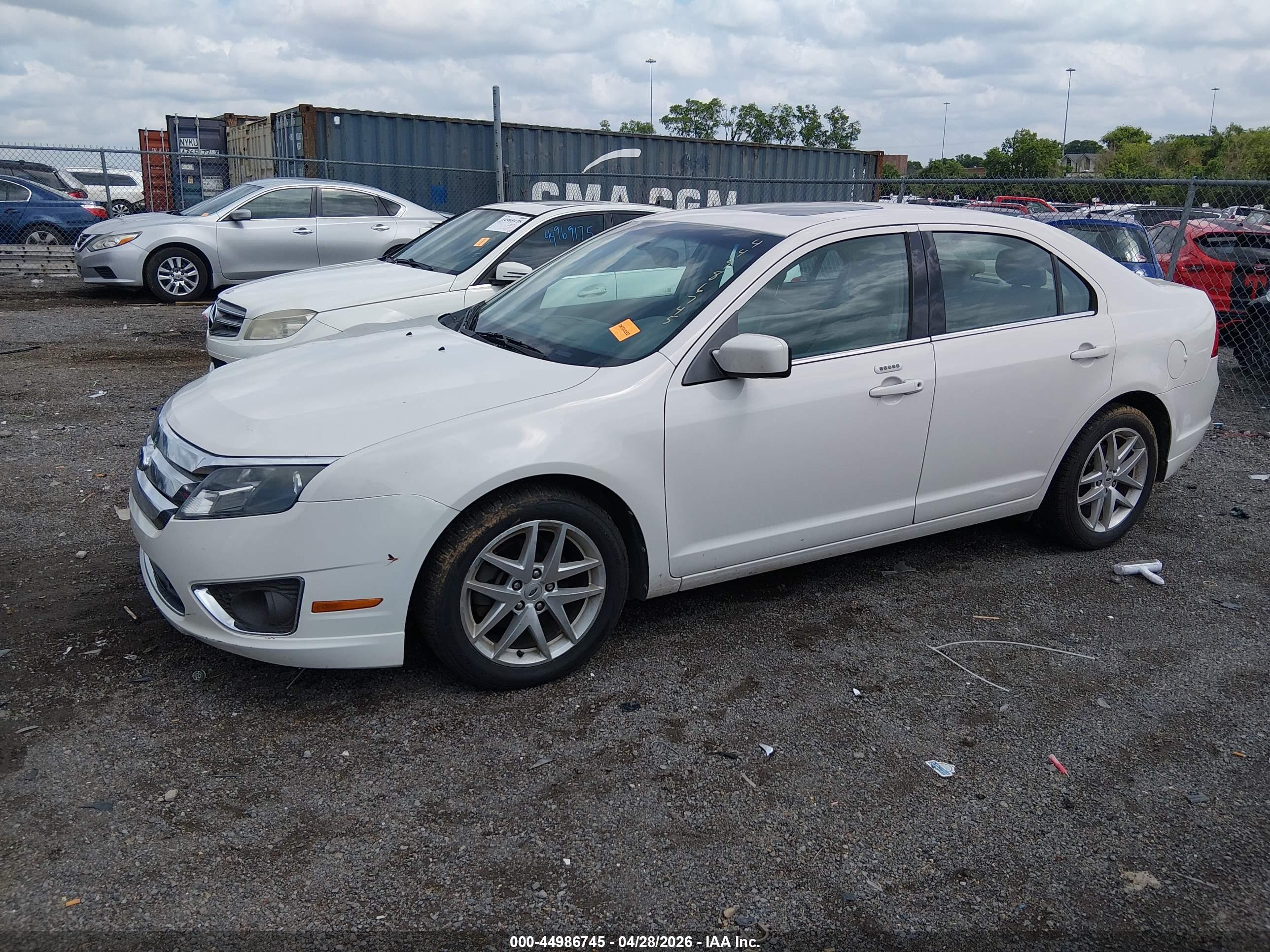 FORD FUSION image 6