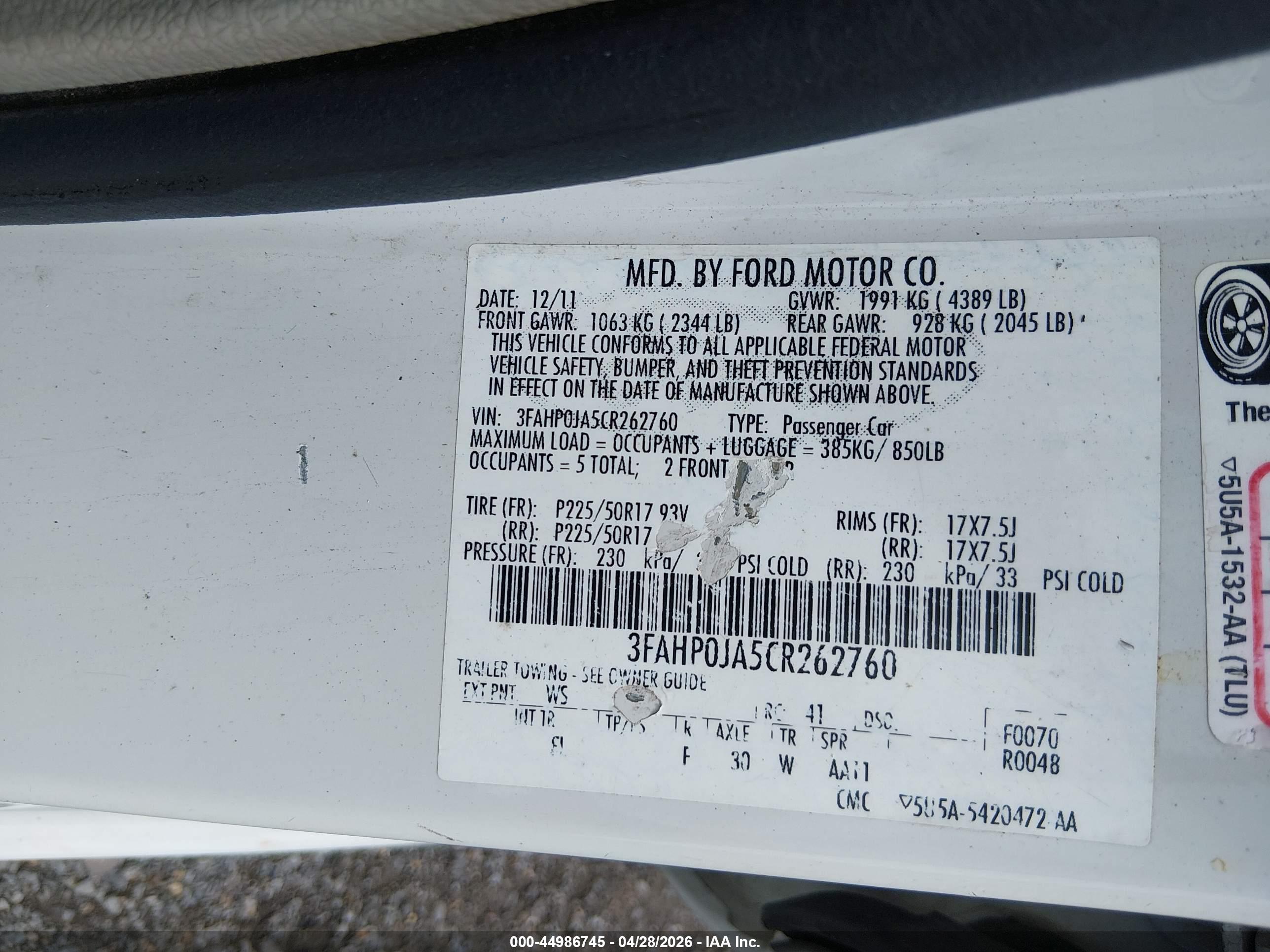 FORD FUSION image 9