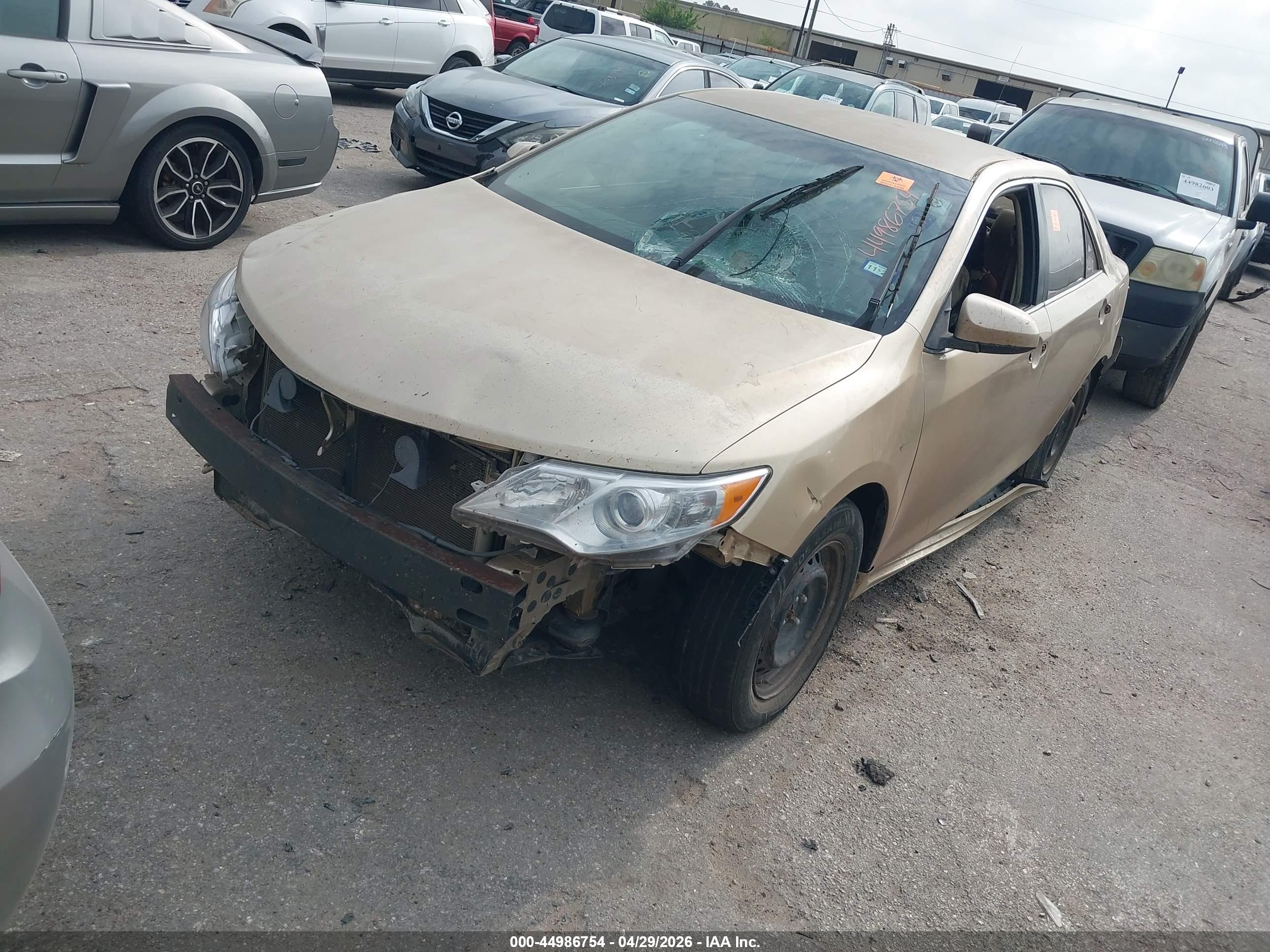 TOYOTA CAMRY image 2