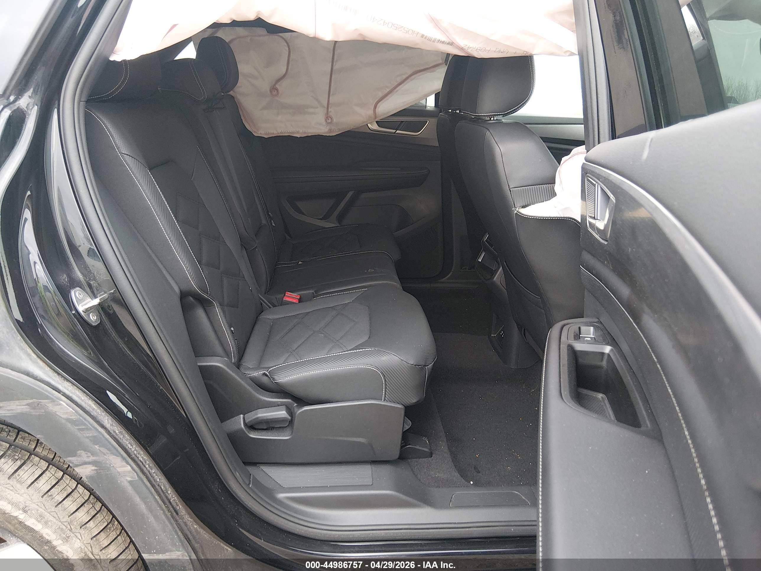 VOLKSWAGEN ATLAS image 8