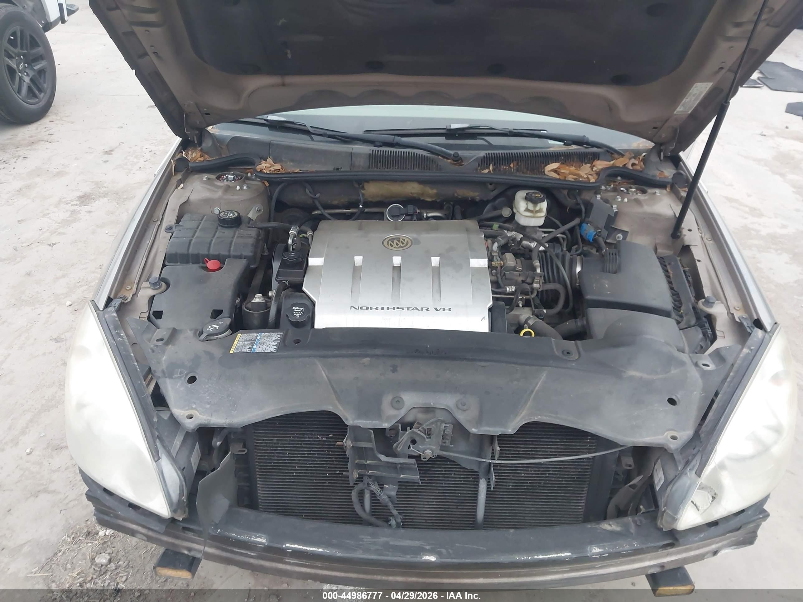 BUICK LUCERNE image 10