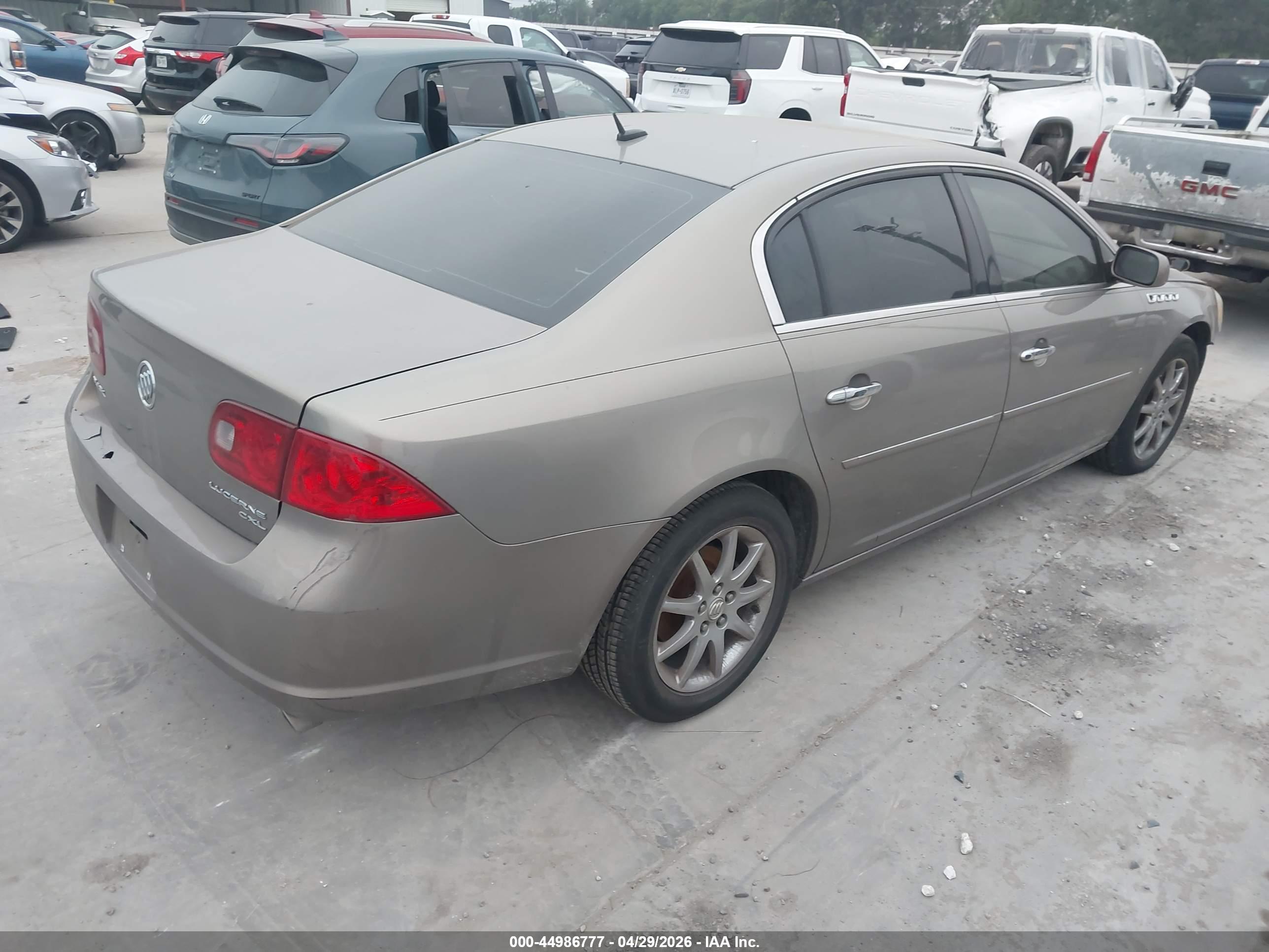 BUICK LUCERNE image 4