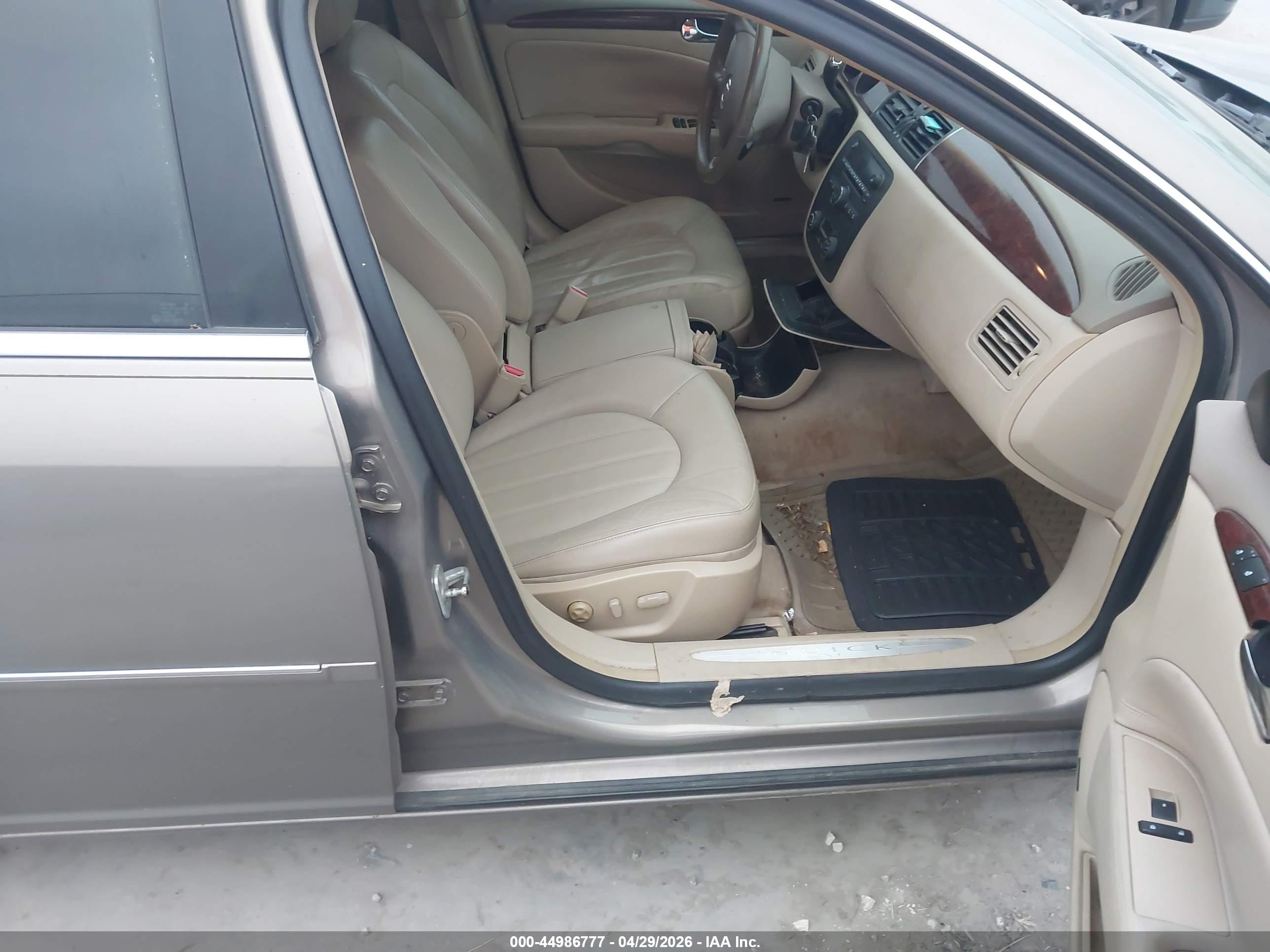 BUICK LUCERNE image 5