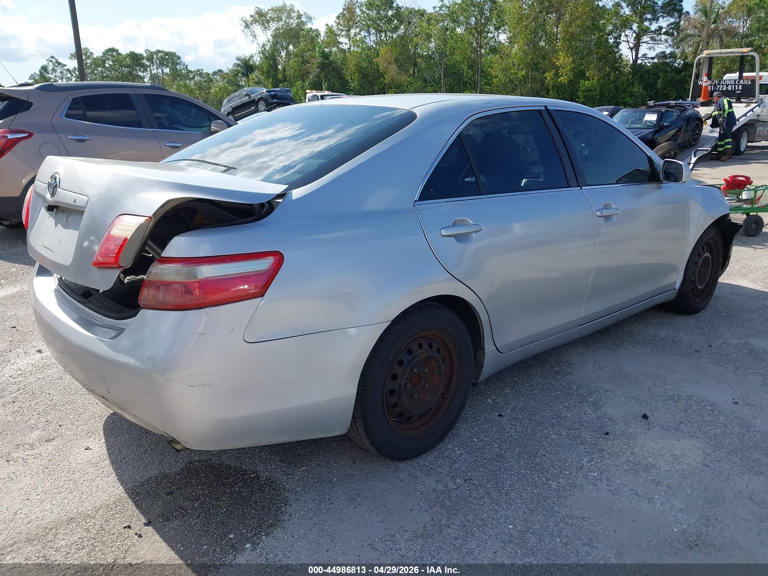 TOYOTA CAMRY image 4