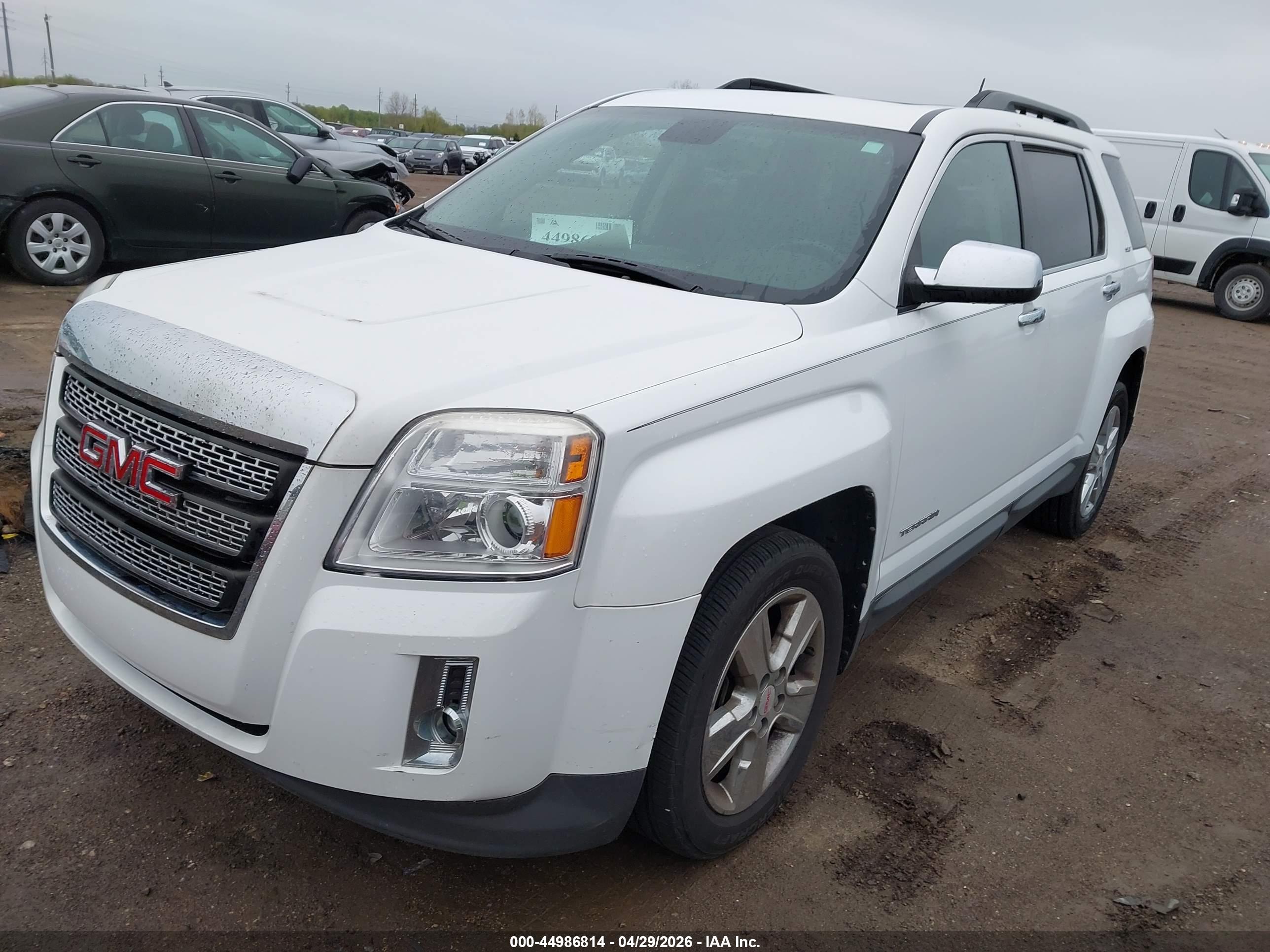GMC TERRAIN image 2