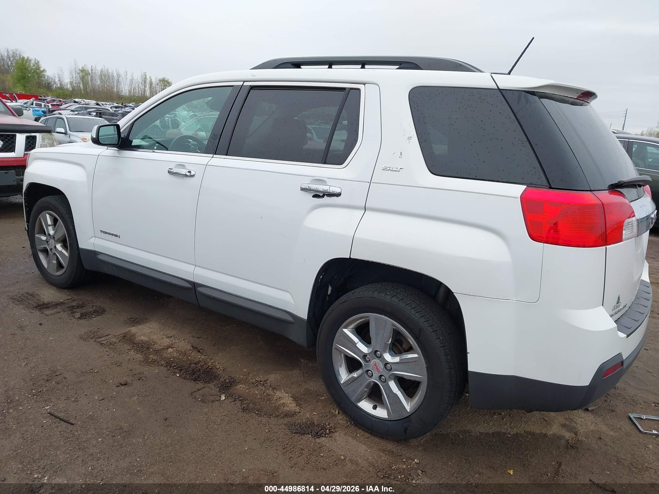 GMC TERRAIN image 3
