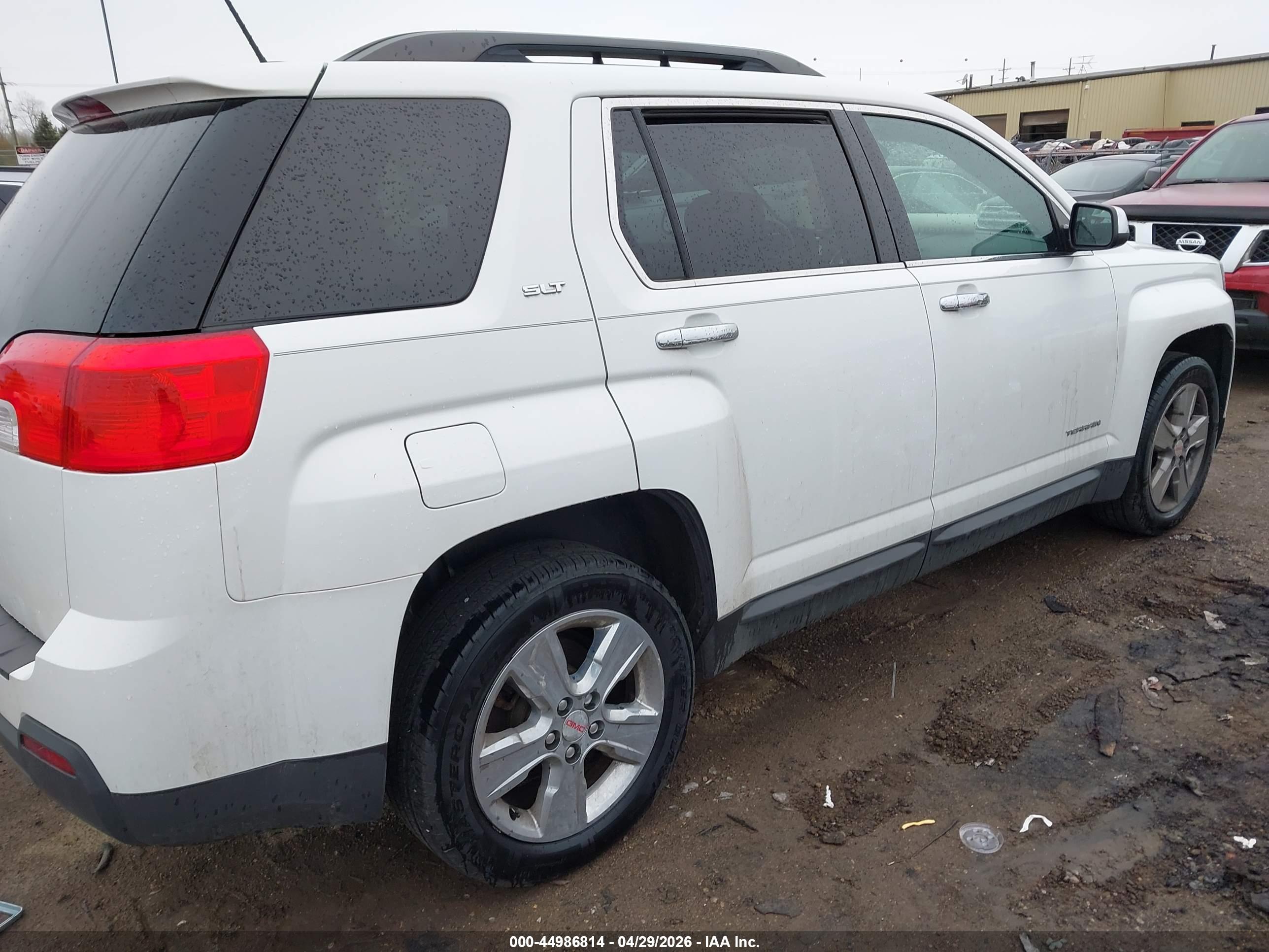 GMC TERRAIN image 4