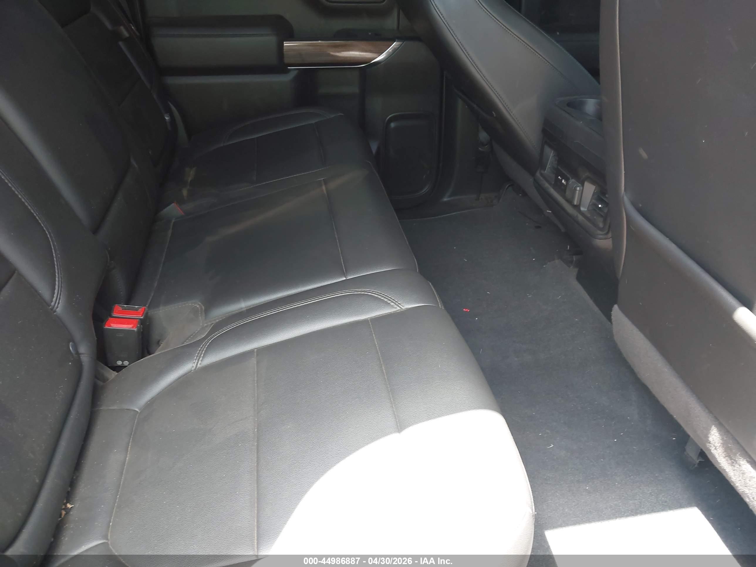 CHEVROLET SILVERADO image 8