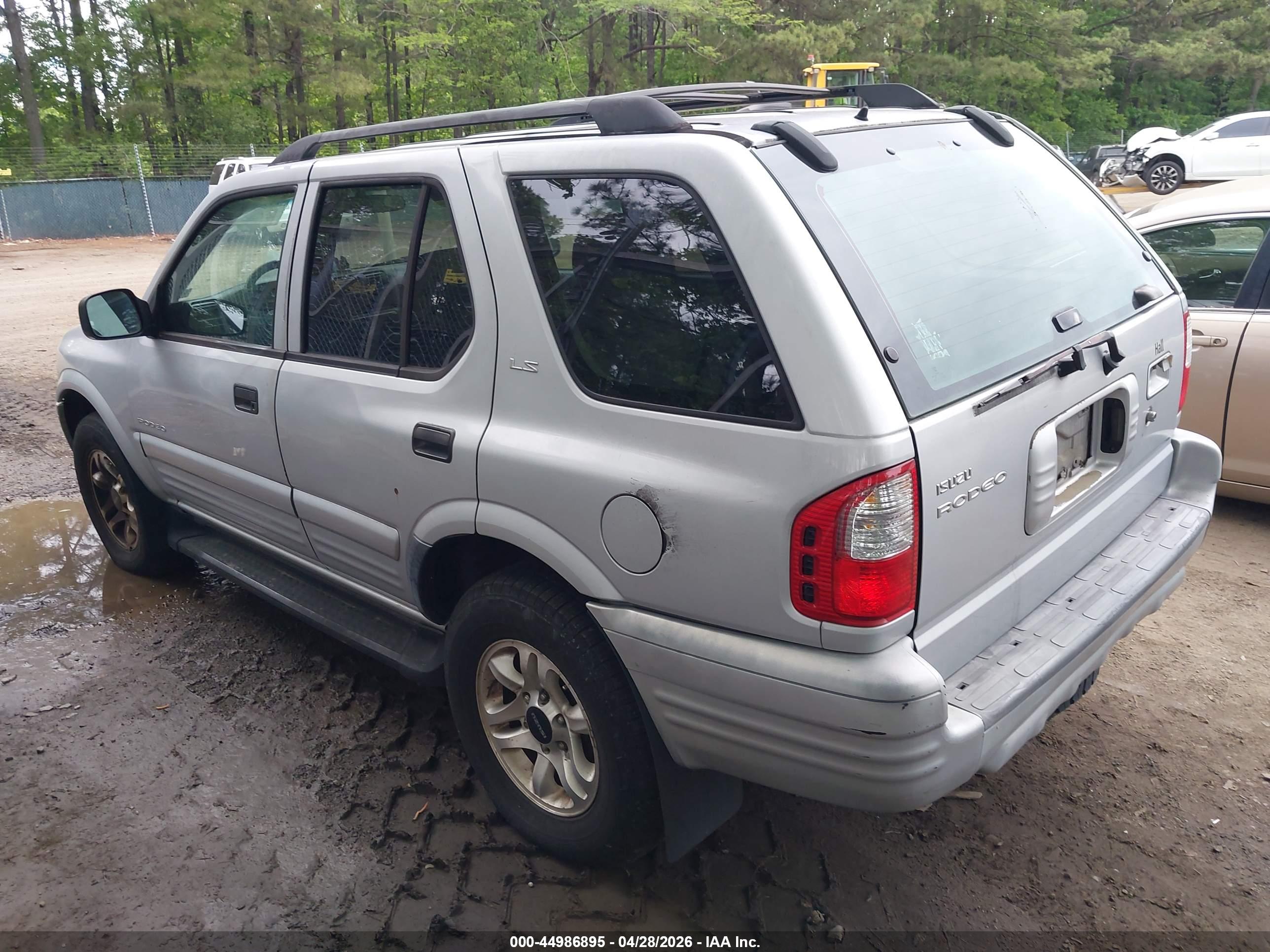ISUZU RODEO image 3
