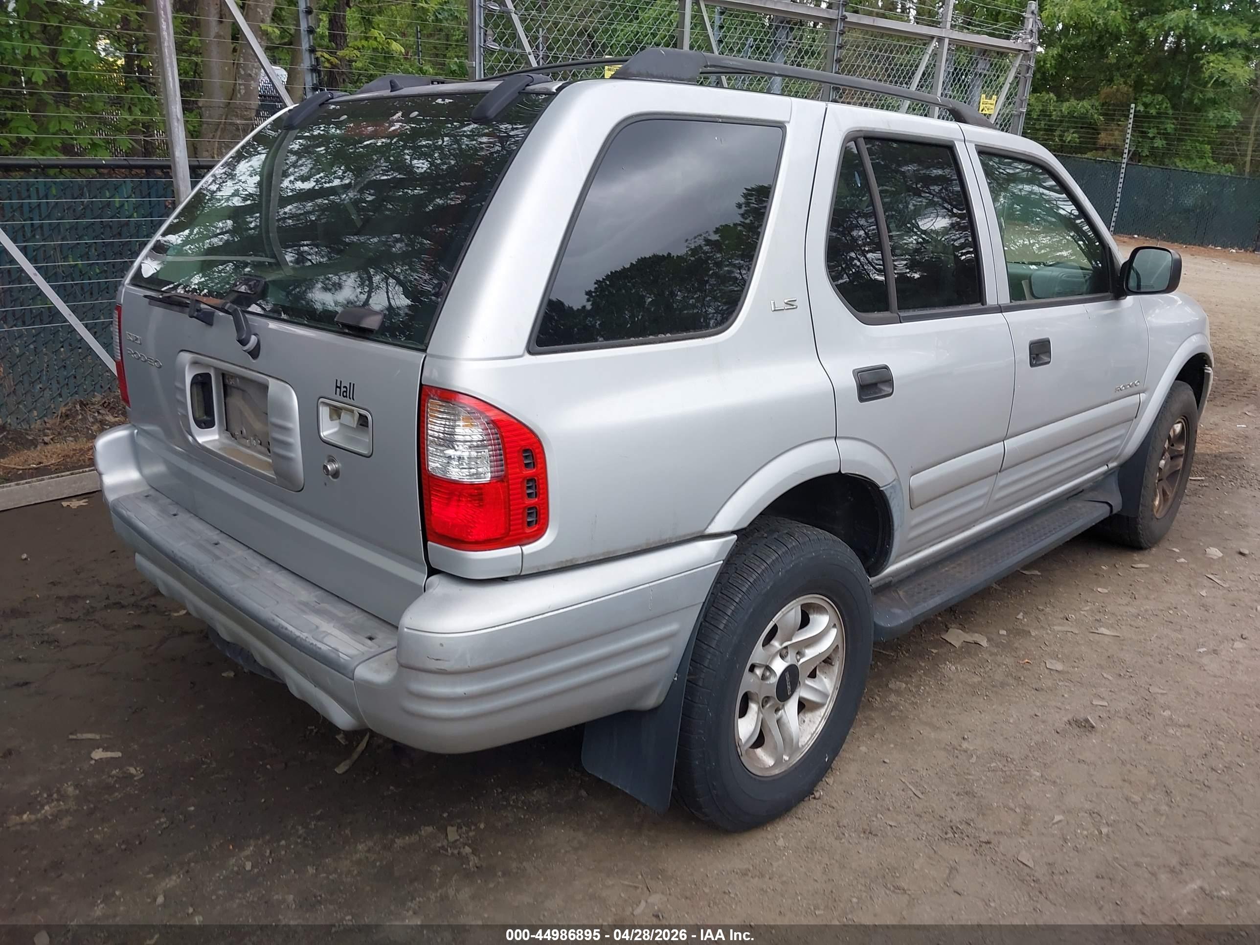 ISUZU RODEO image 4