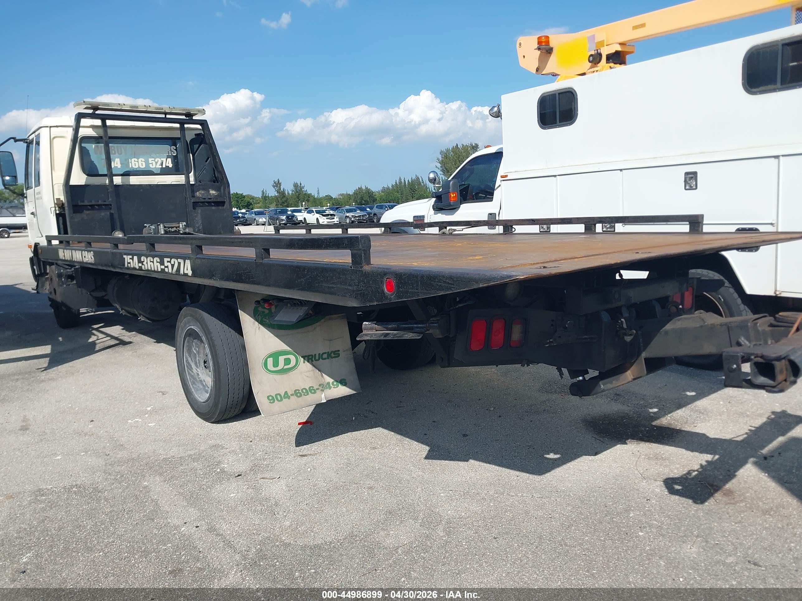 NISSAN DIESEL image 3