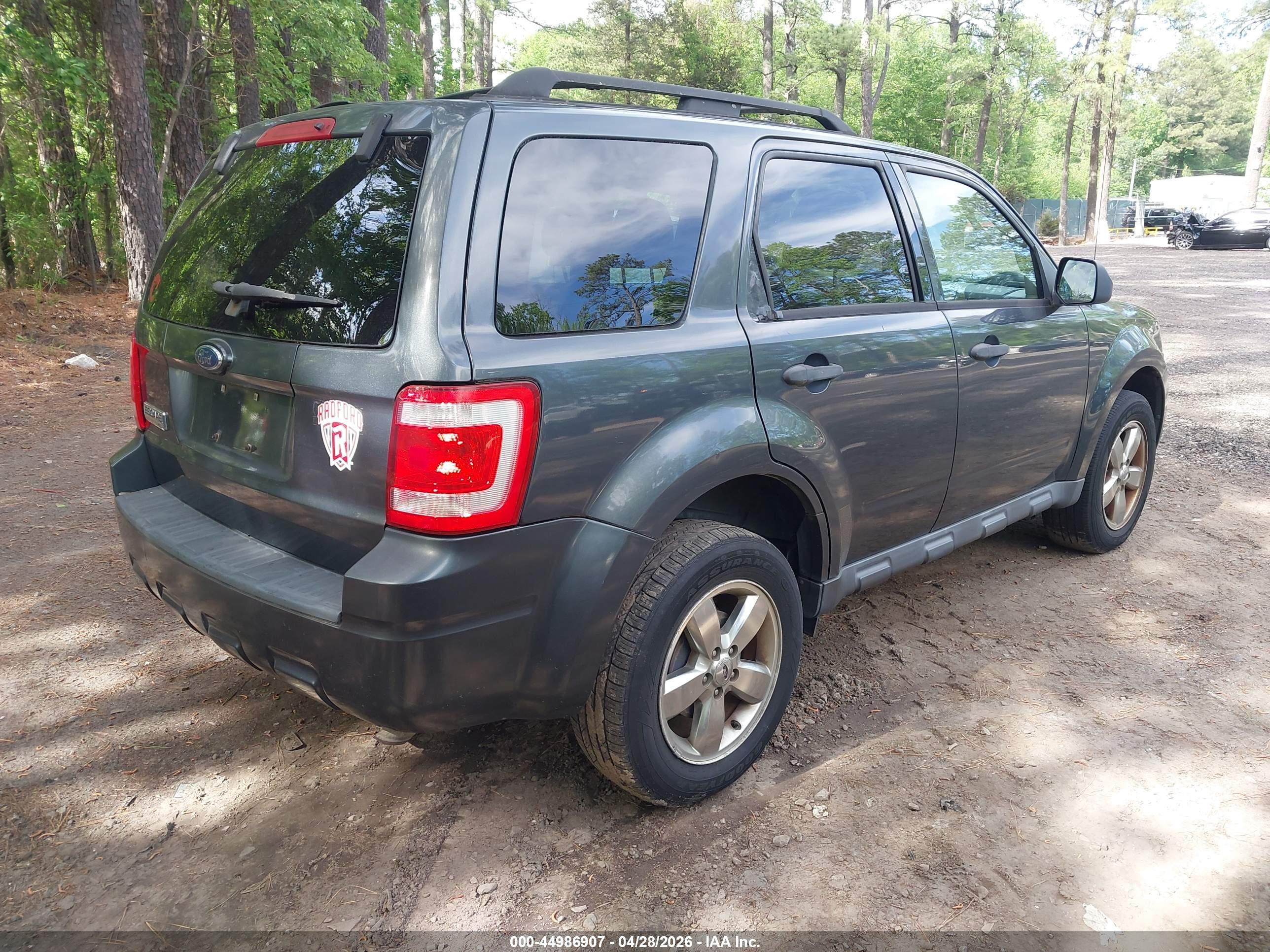 FORD ESCAPE image 4