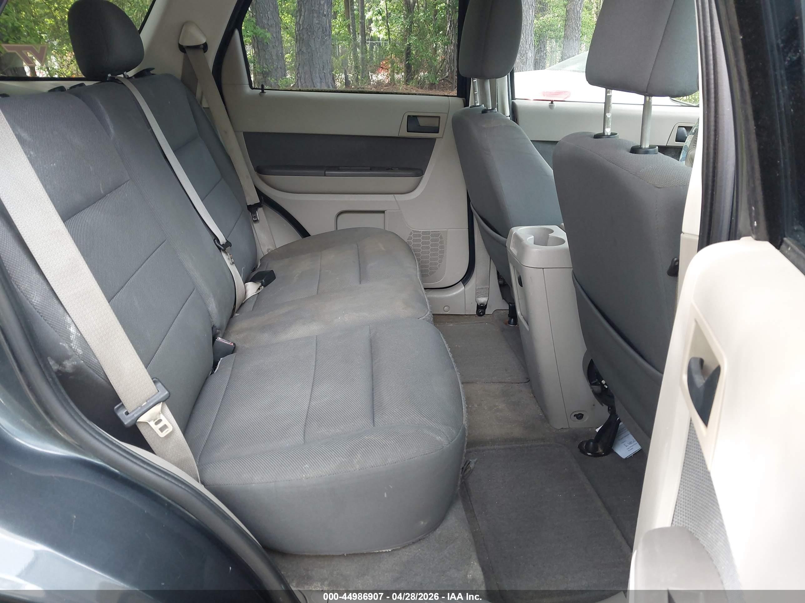 FORD ESCAPE image 8