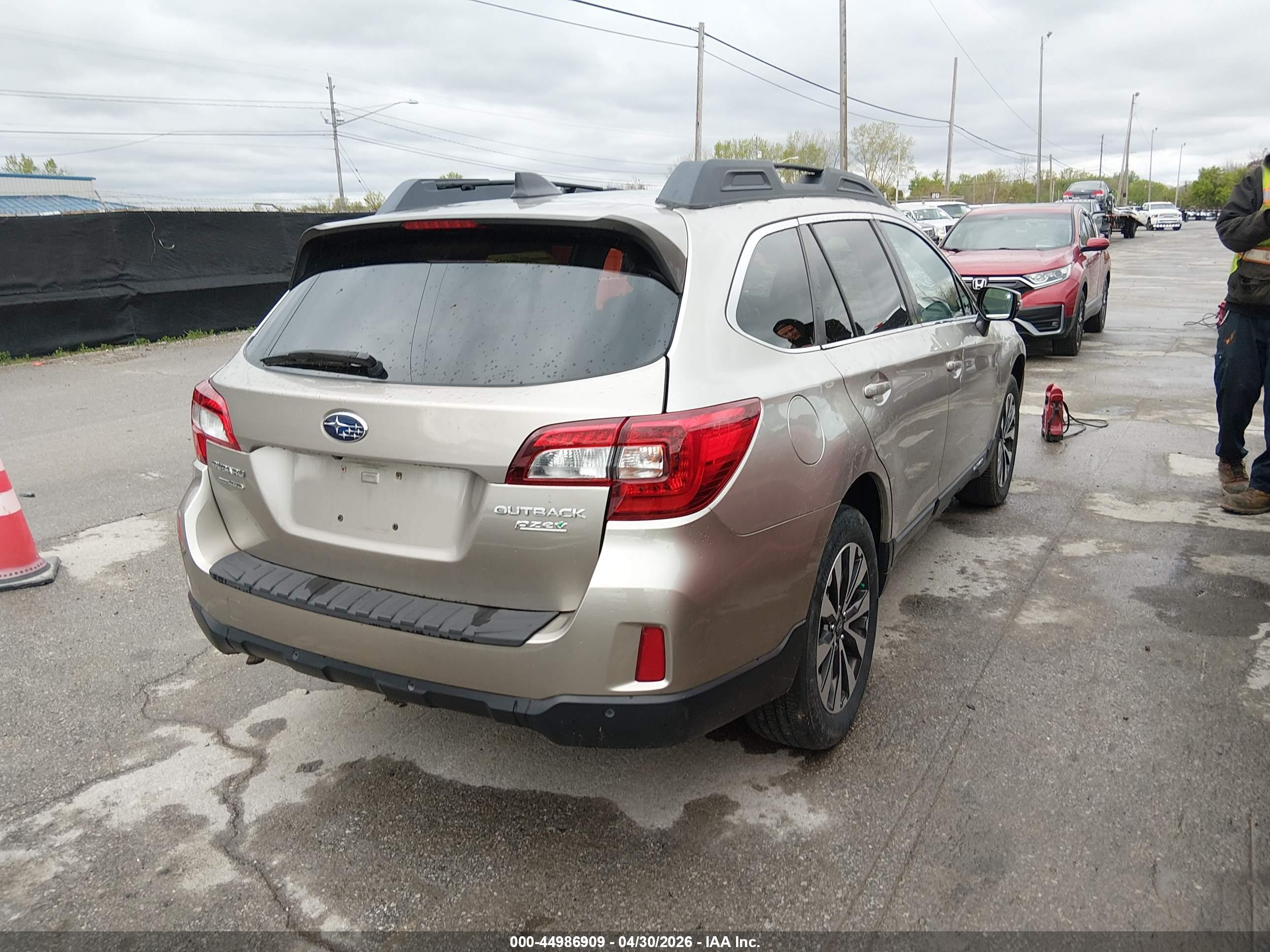 SUBARU OUTBACK image 4