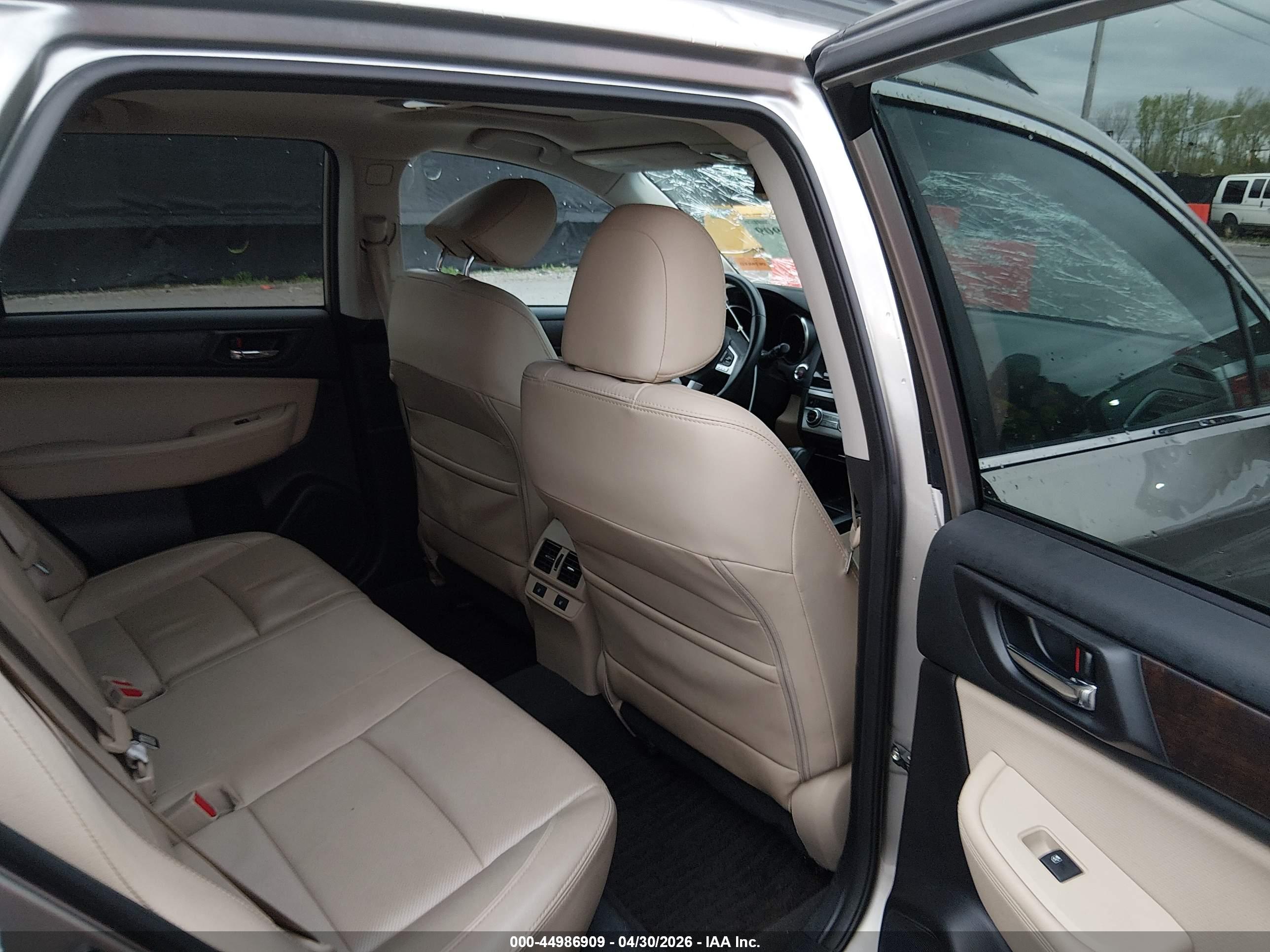 SUBARU OUTBACK image 8