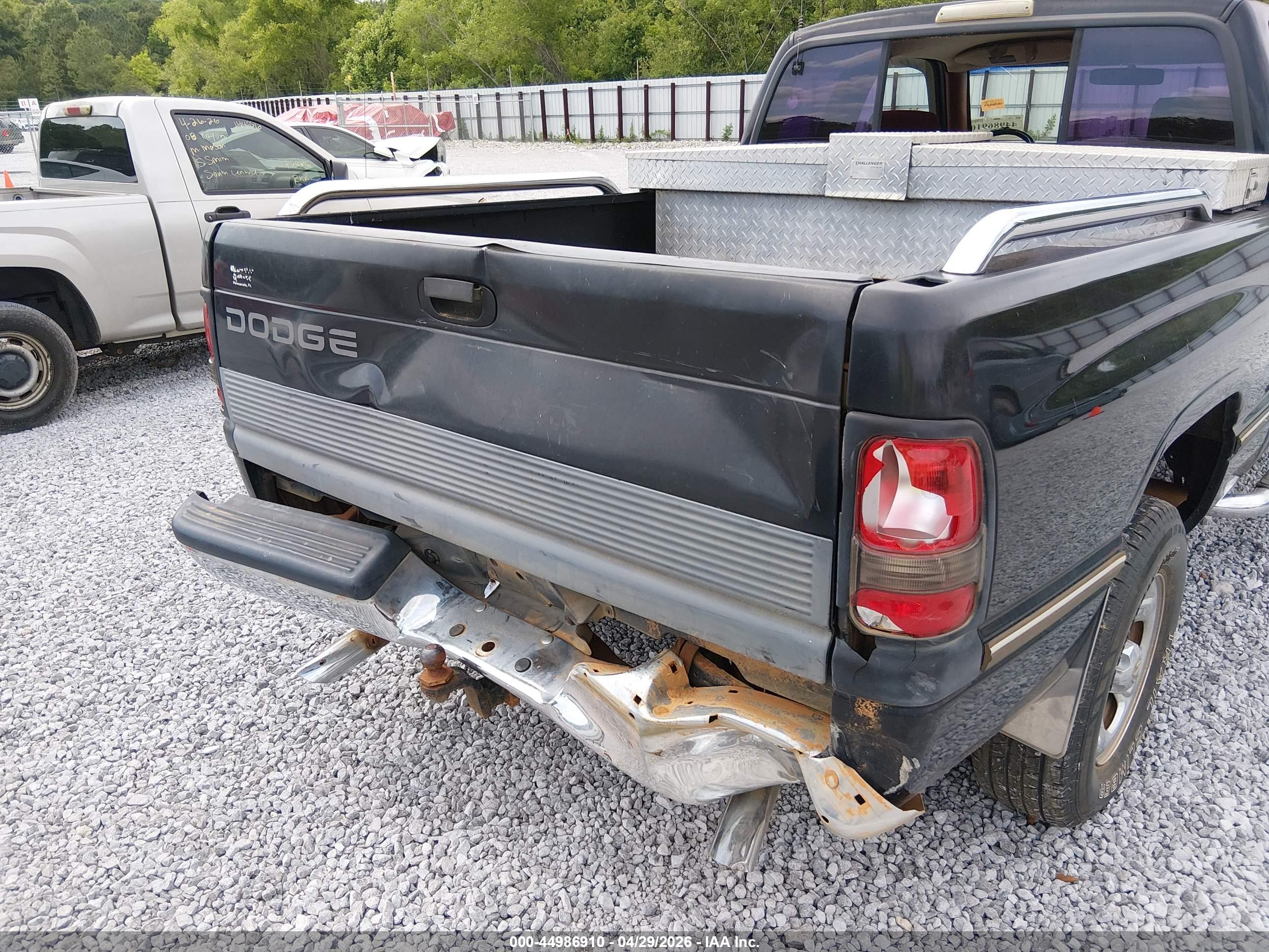 DODGE RAM image 6