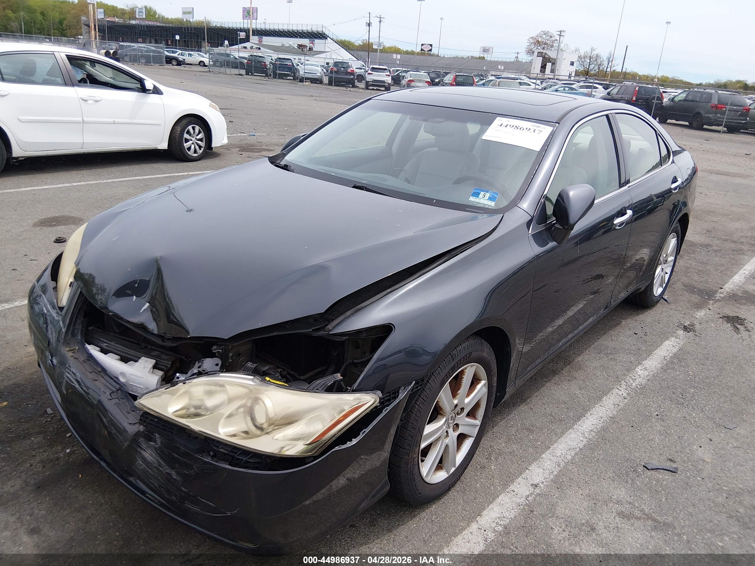 LEXUS ES image 2