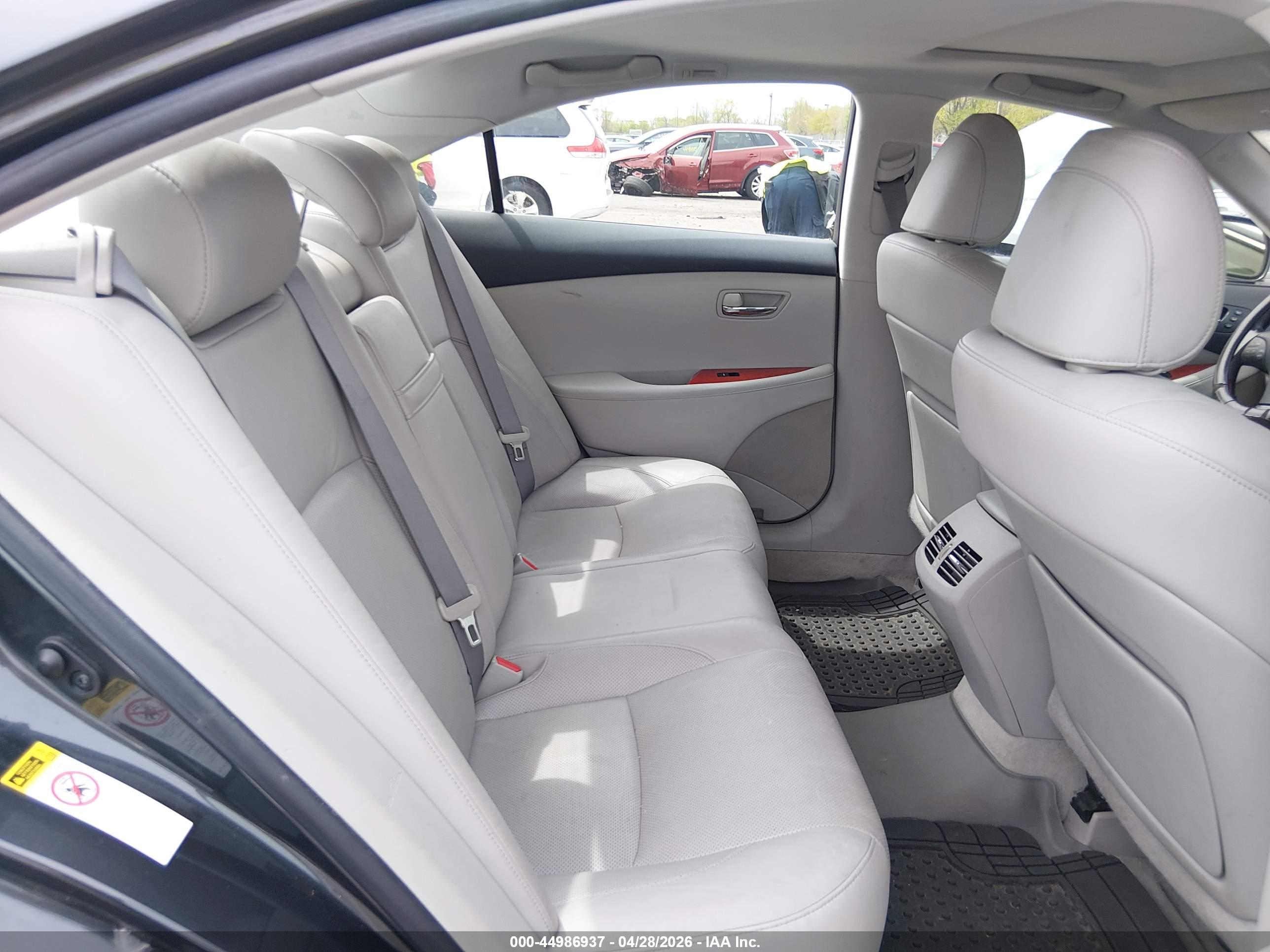 LEXUS ES image 8