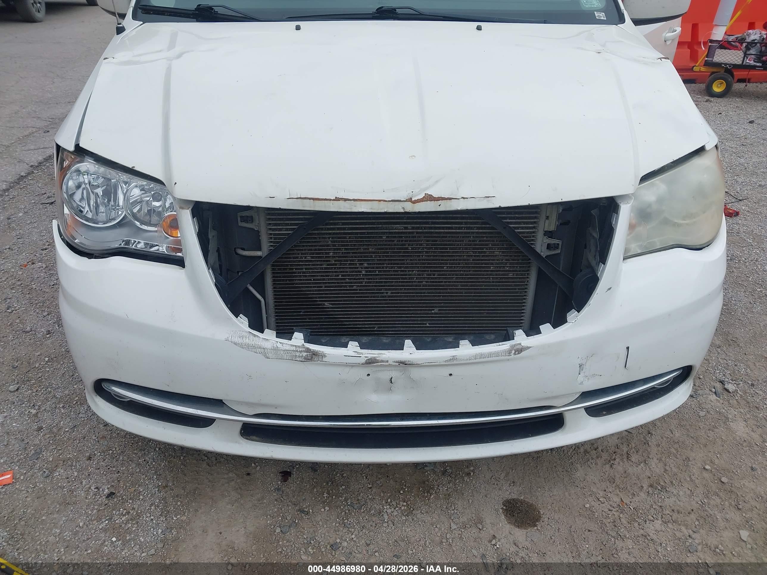 CHRYSLER TOWN image 6