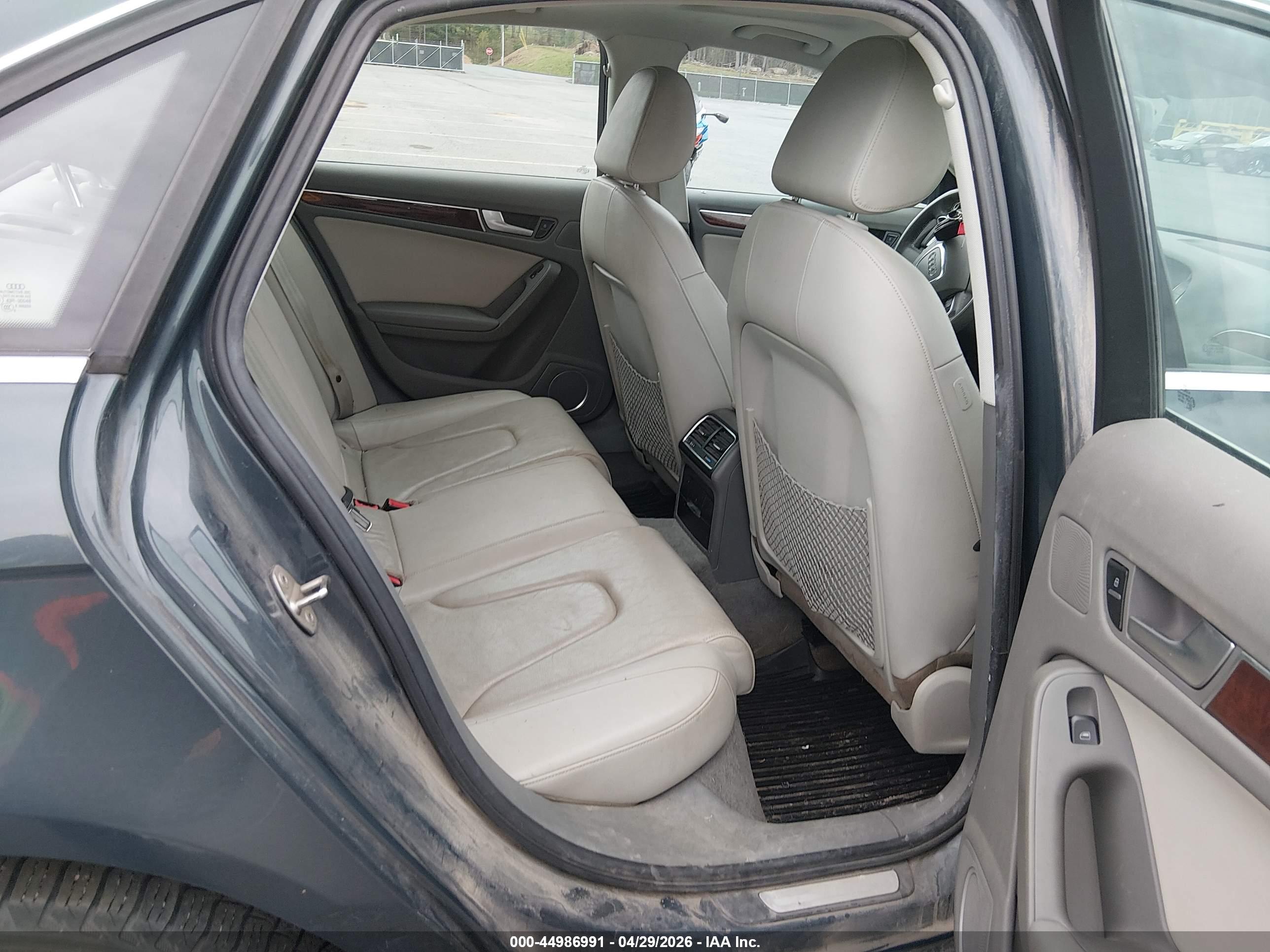 AUDI A4 image 8