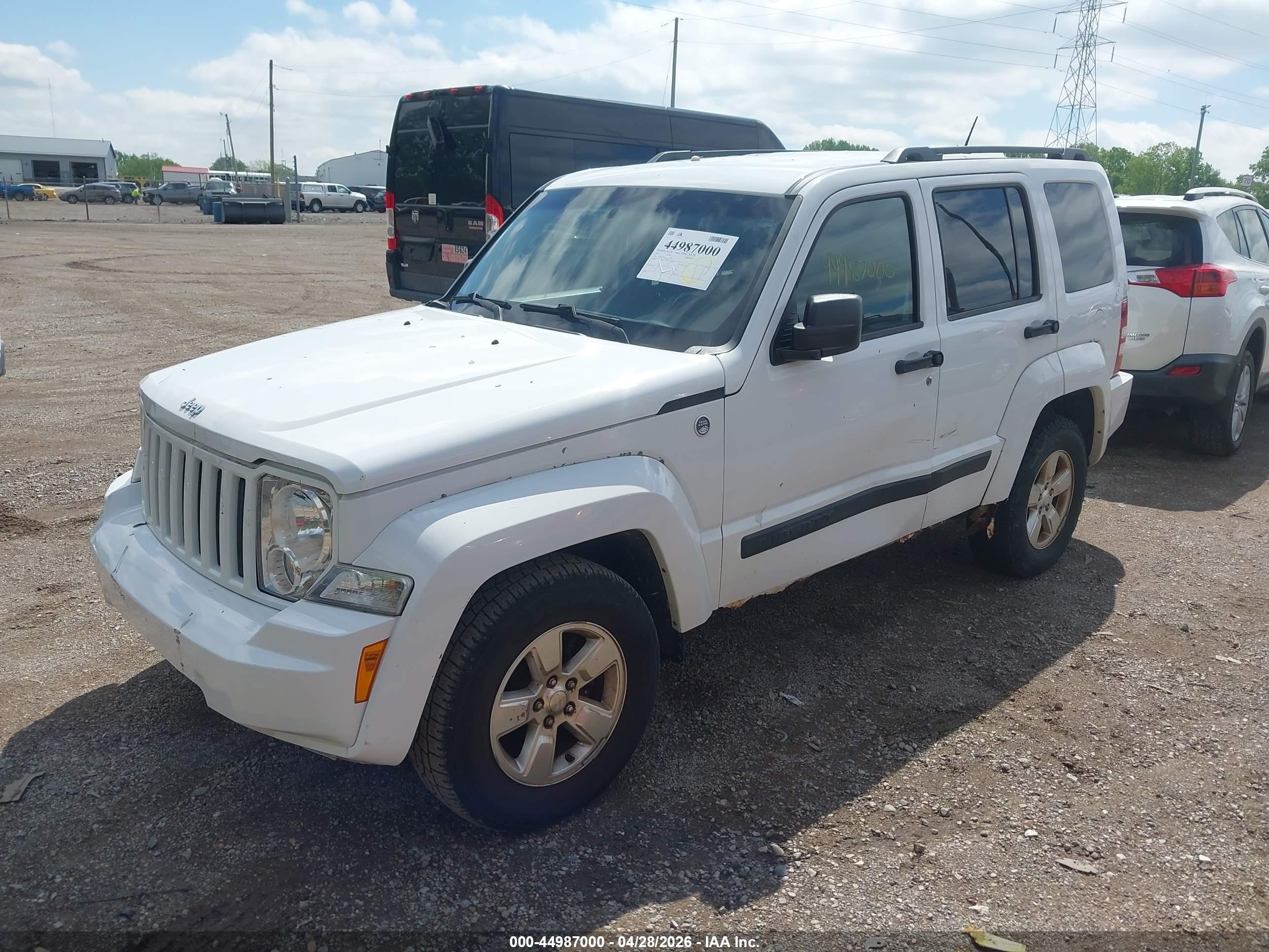 JEEP LIBERTY image 2