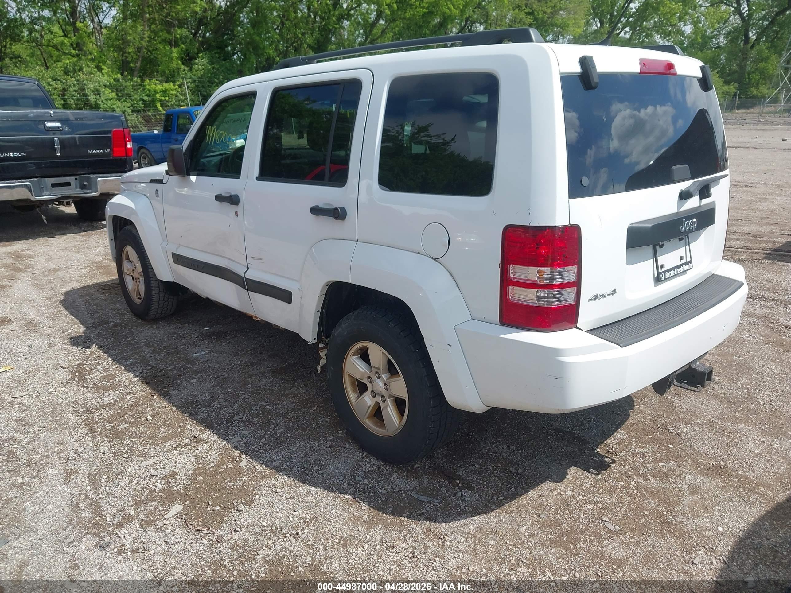 JEEP LIBERTY image 3
