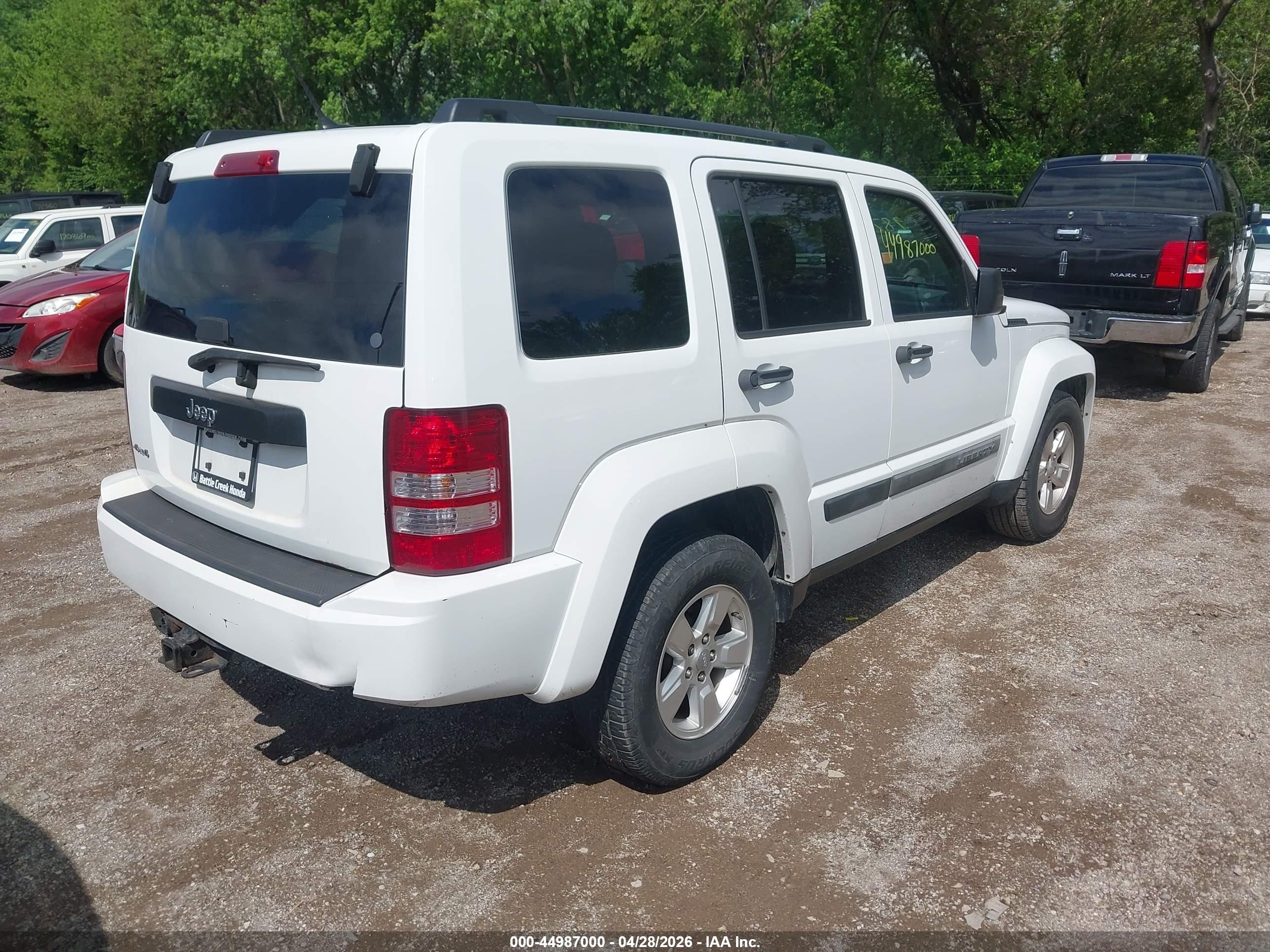 JEEP LIBERTY image 4