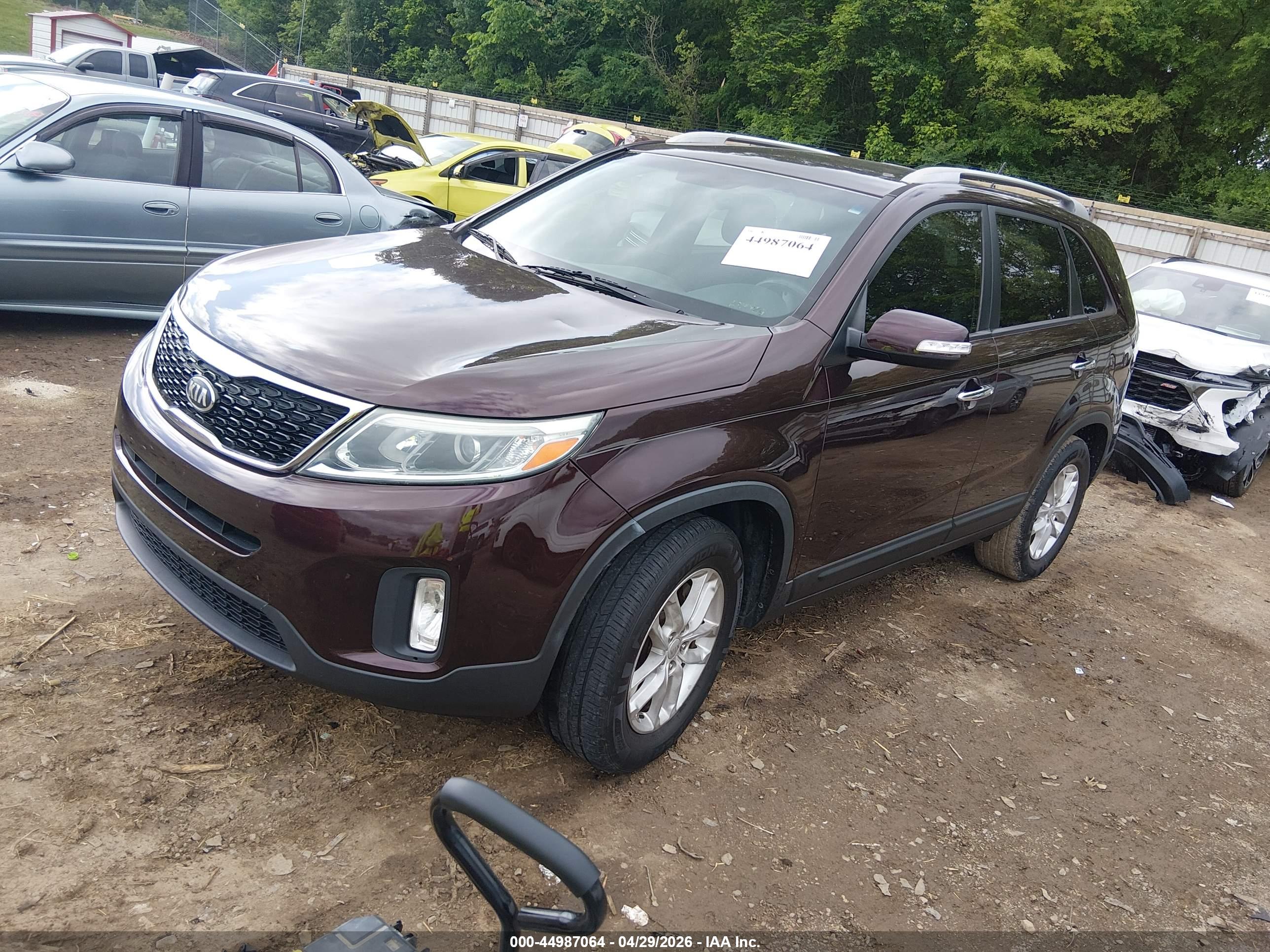 KIA SORENTO image 2