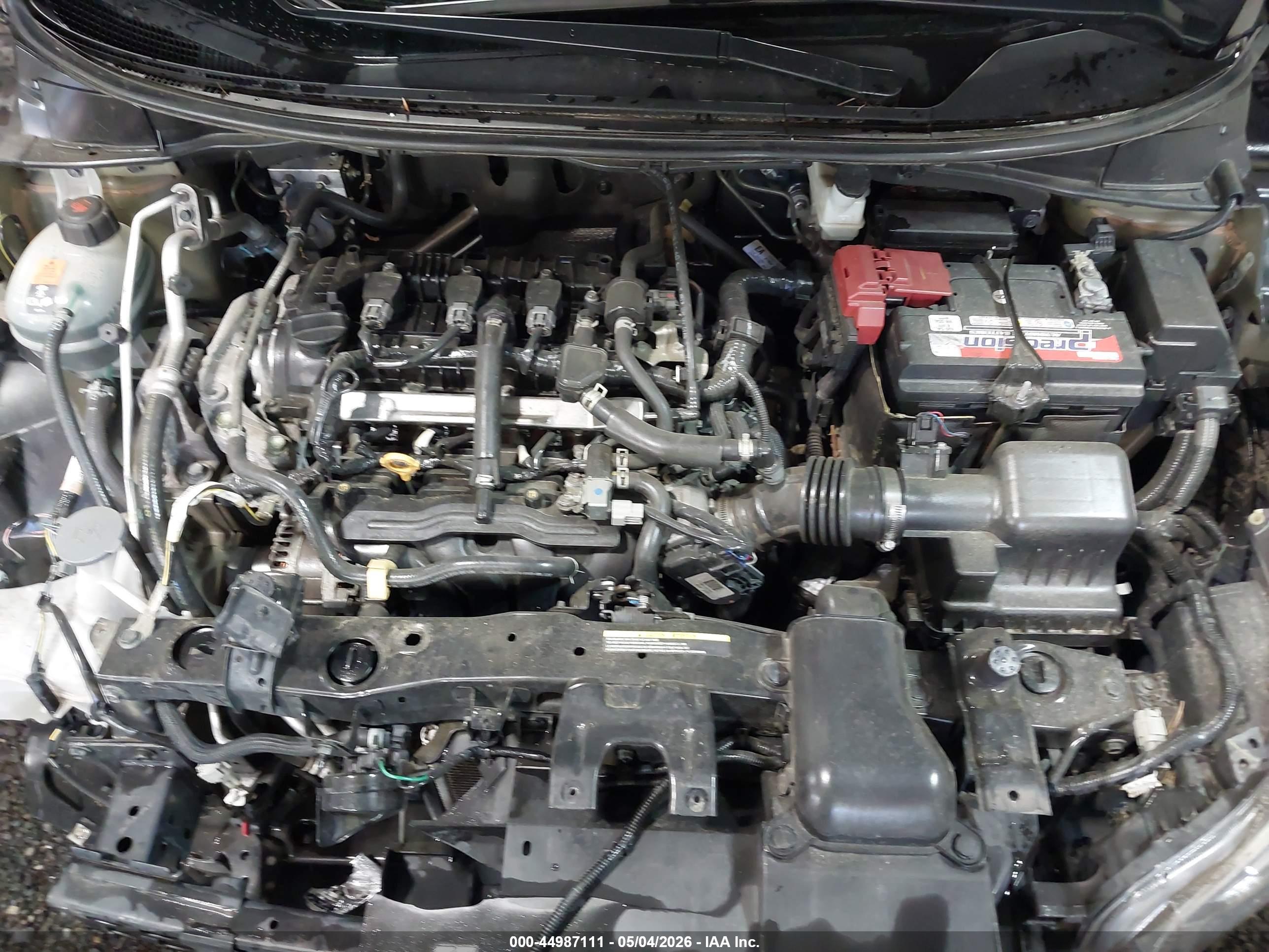 NISSAN VERSA image 10