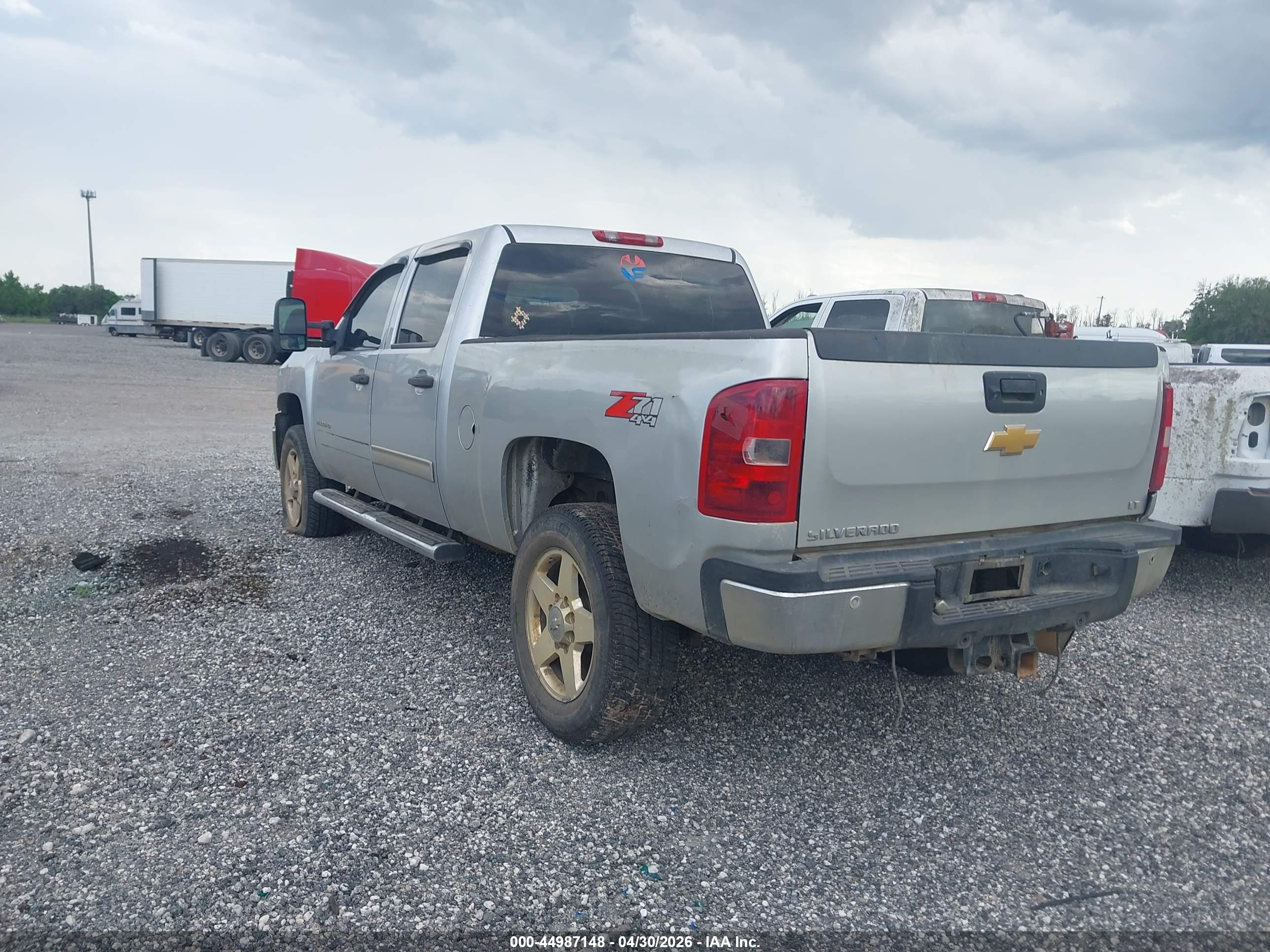 CHEVROLET SILVERADO image 3