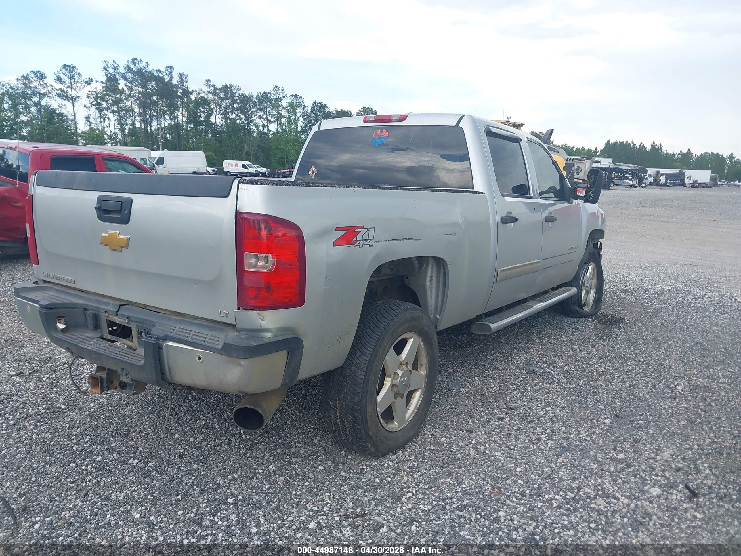 CHEVROLET SILVERADO image 4