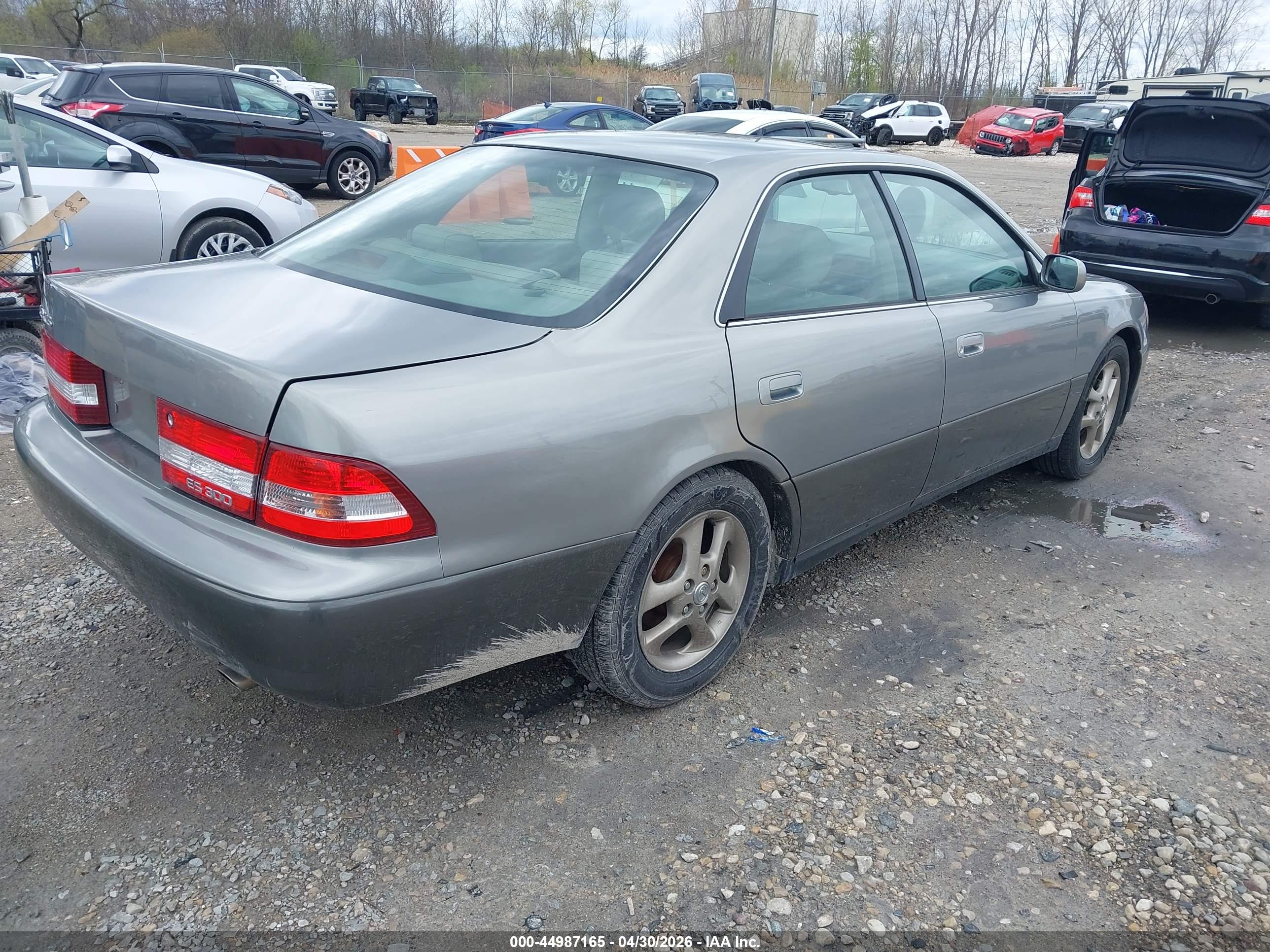 LEXUS ES image 4