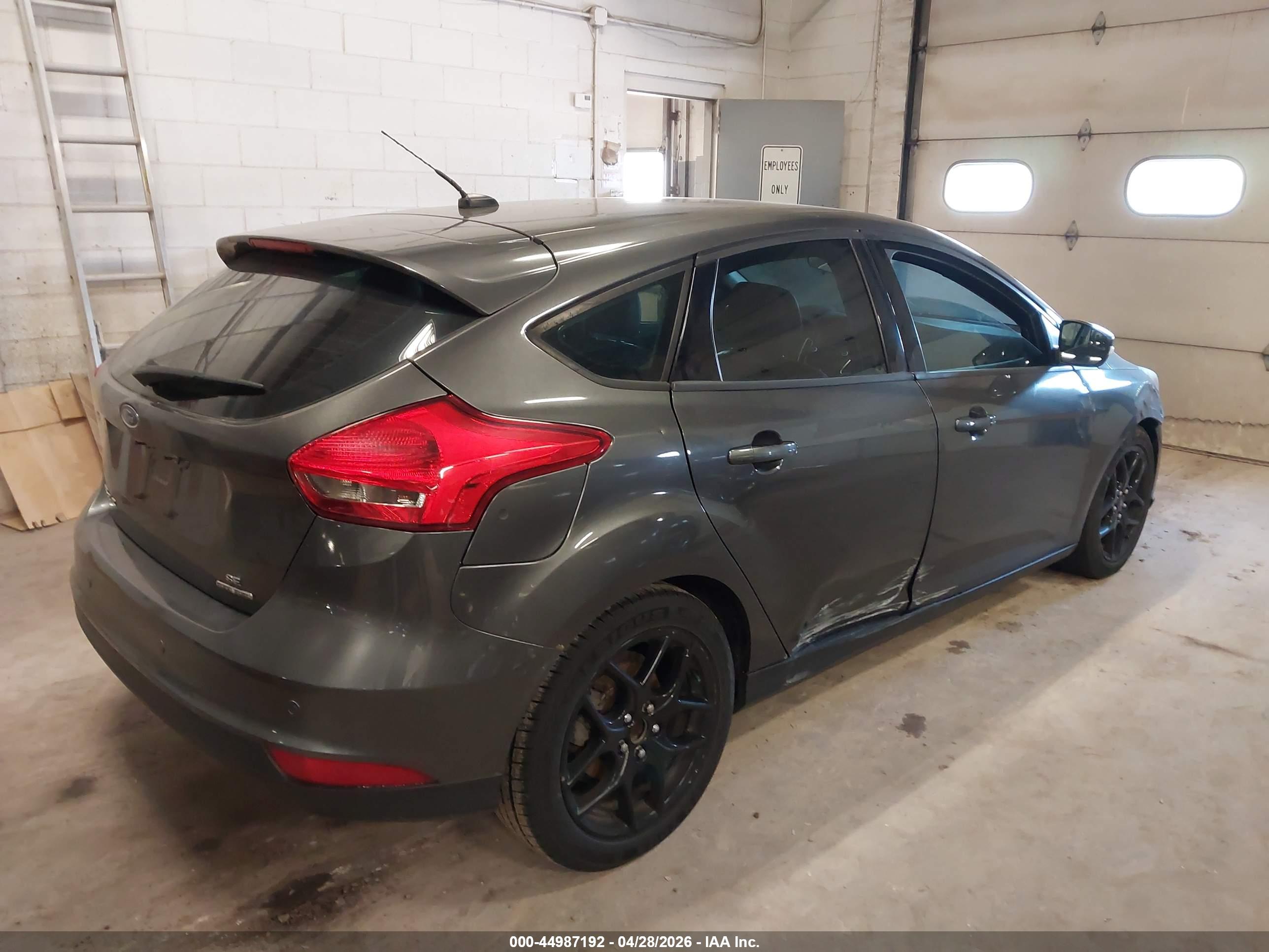 FORD FOCUS image 4
