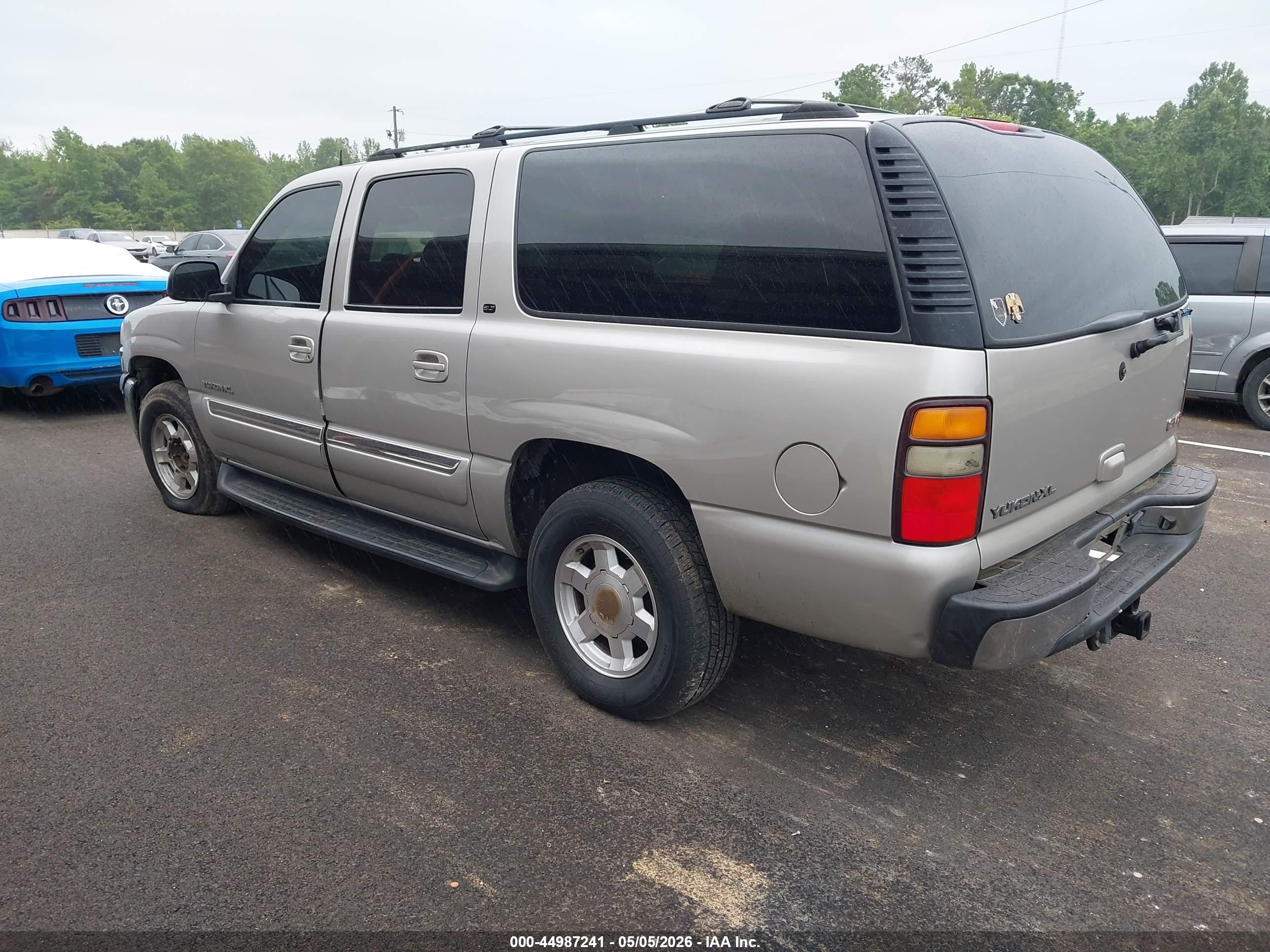 GMC YUKON image 3