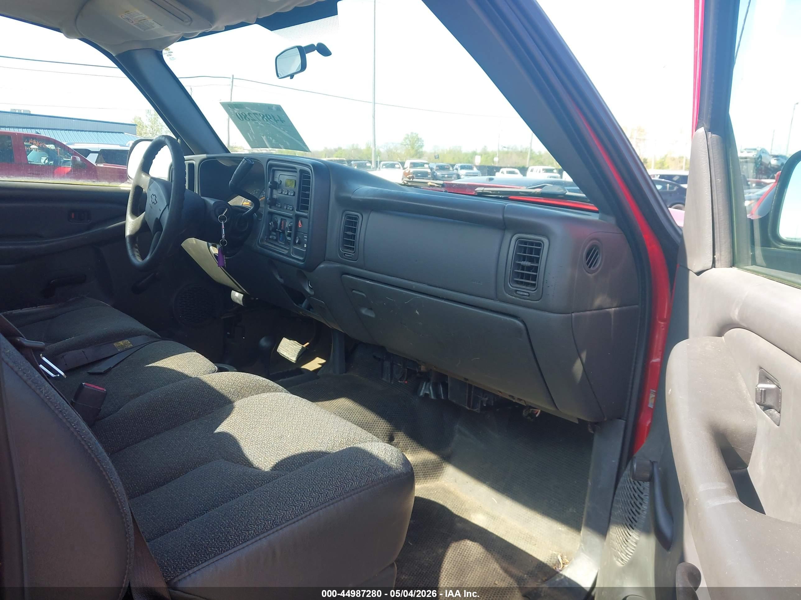 CHEVROLET SILVERADO image 5