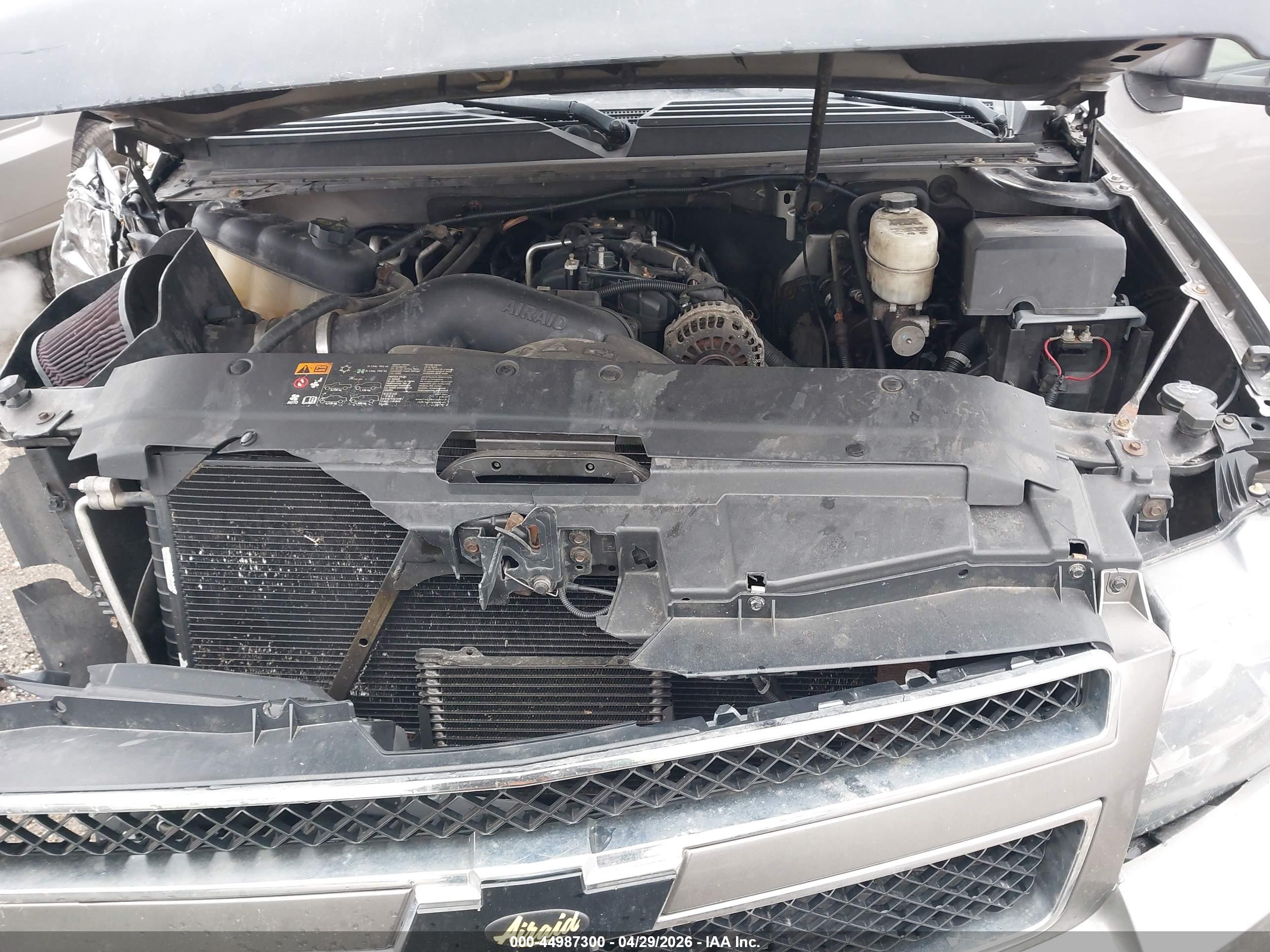 CHEVROLET SUBURBAN image 10