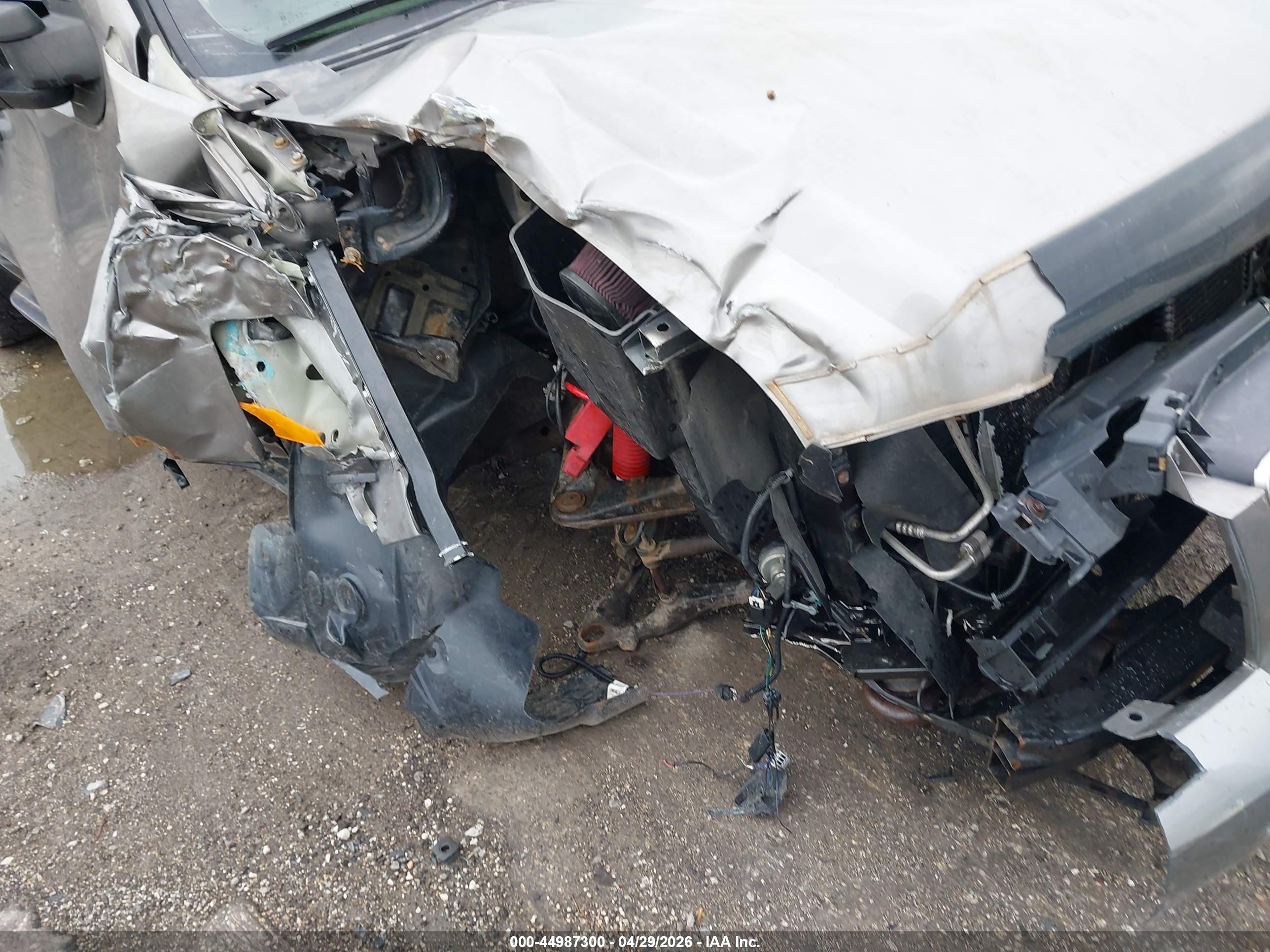 CHEVROLET SUBURBAN image 6