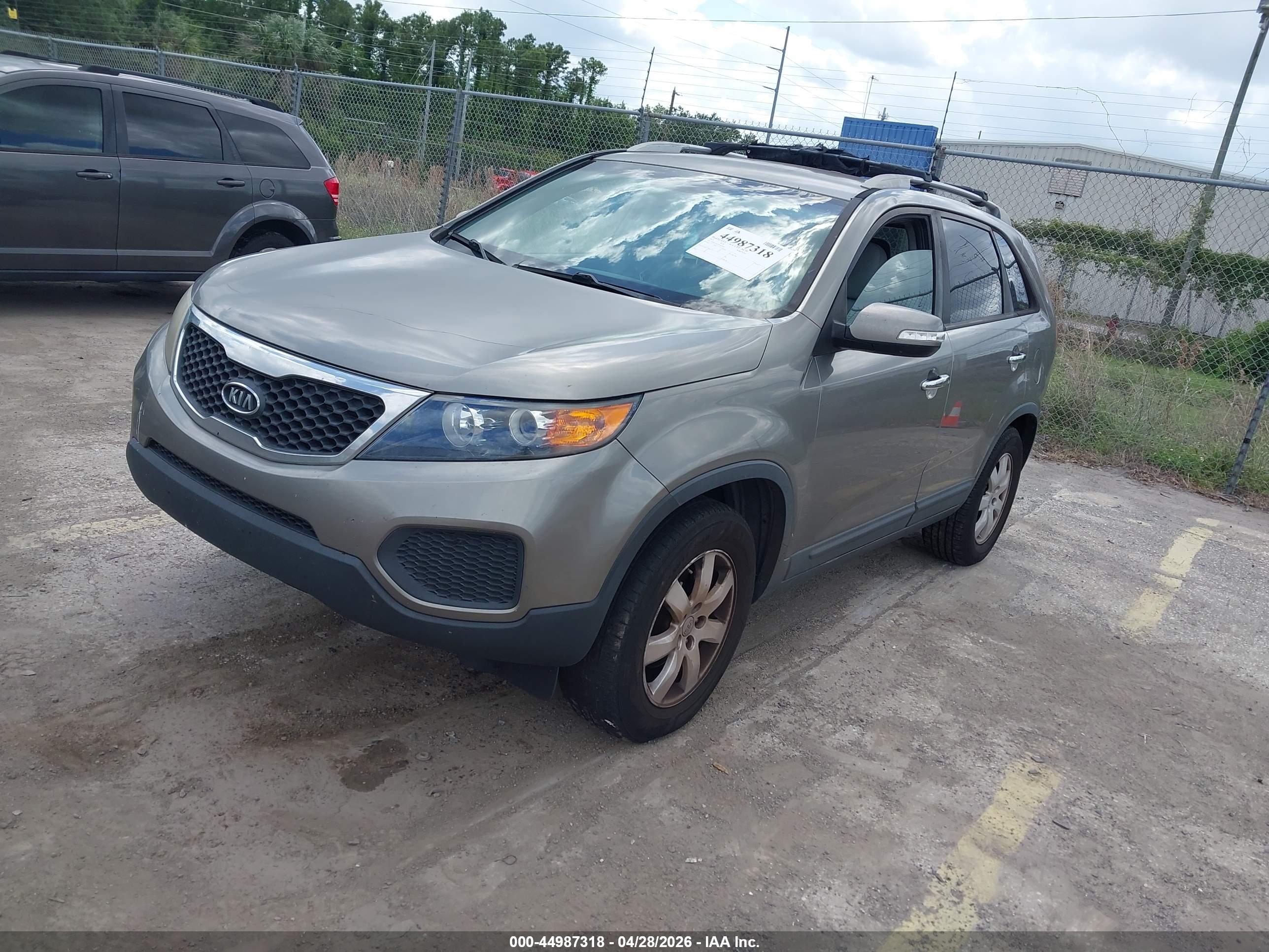 KIA SORENTO image 2