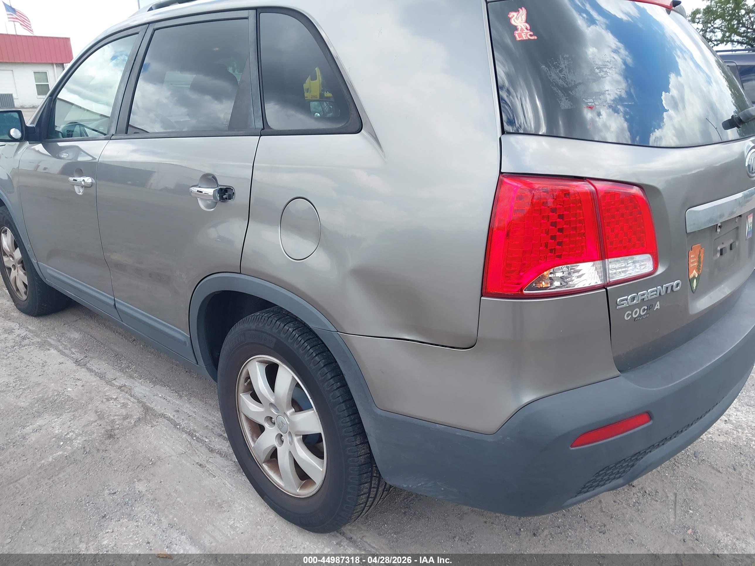 KIA SORENTO image 6