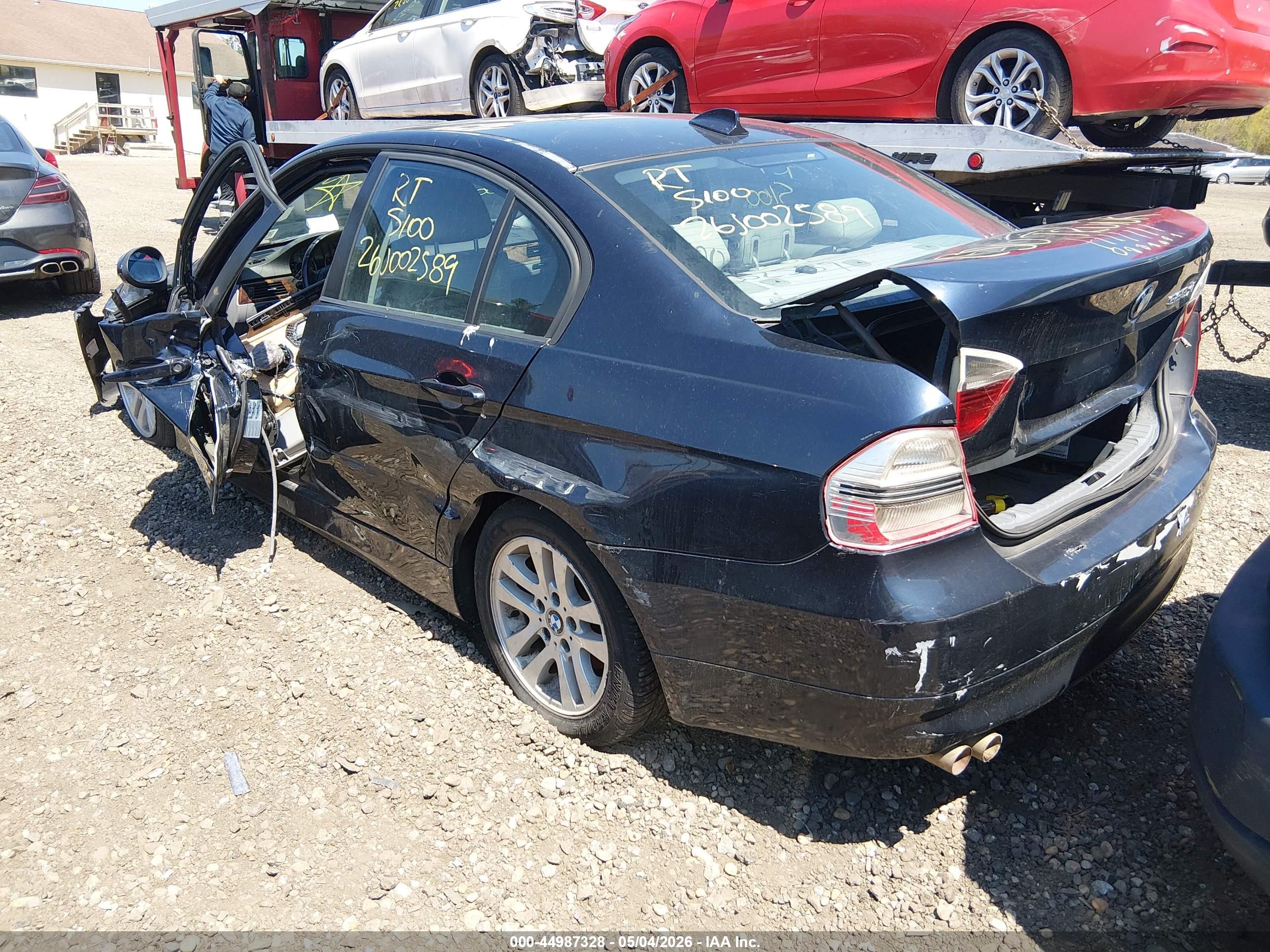 BMW 325XI image 3
