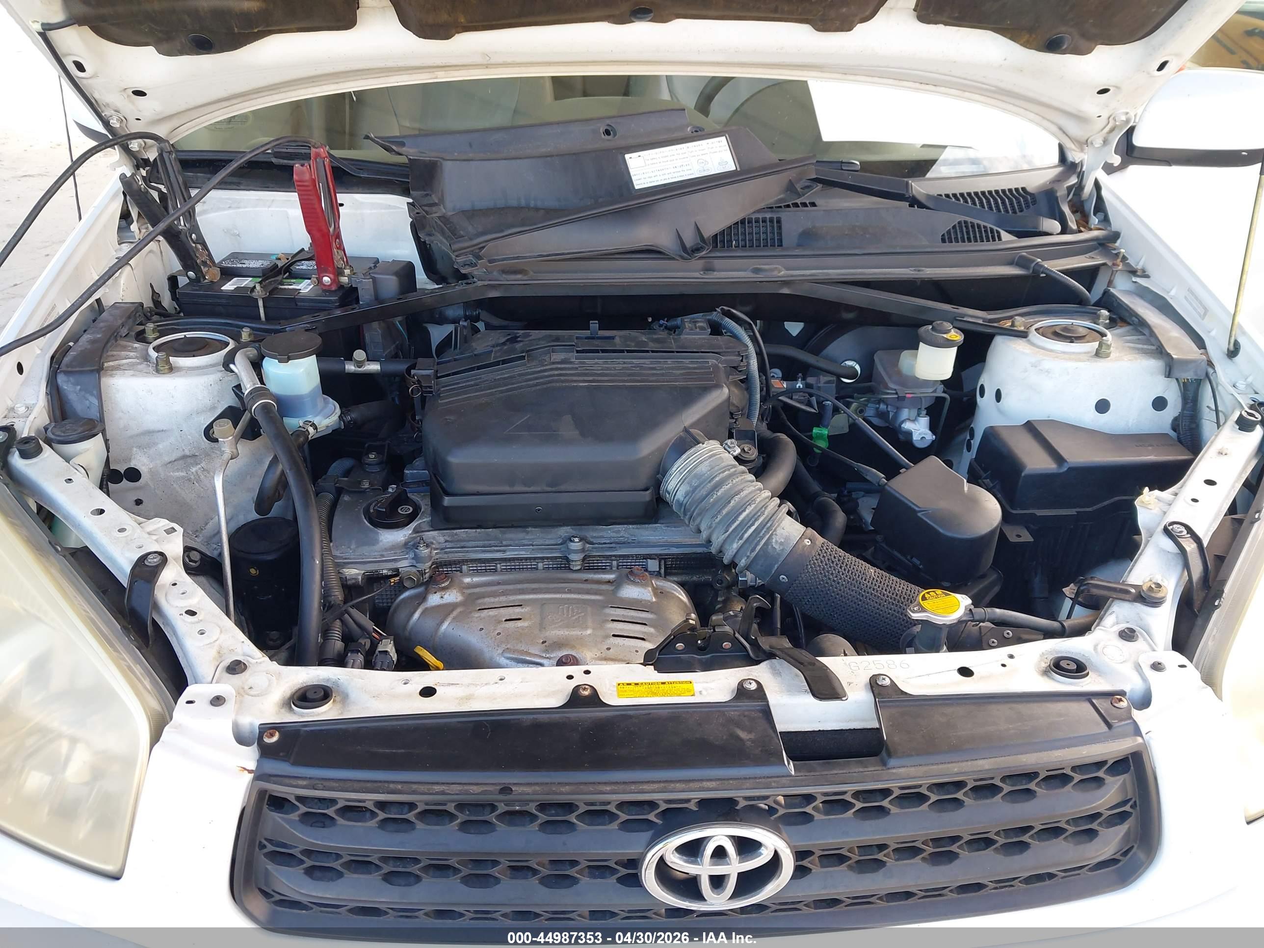 TOYOTA RAV4 image 10
