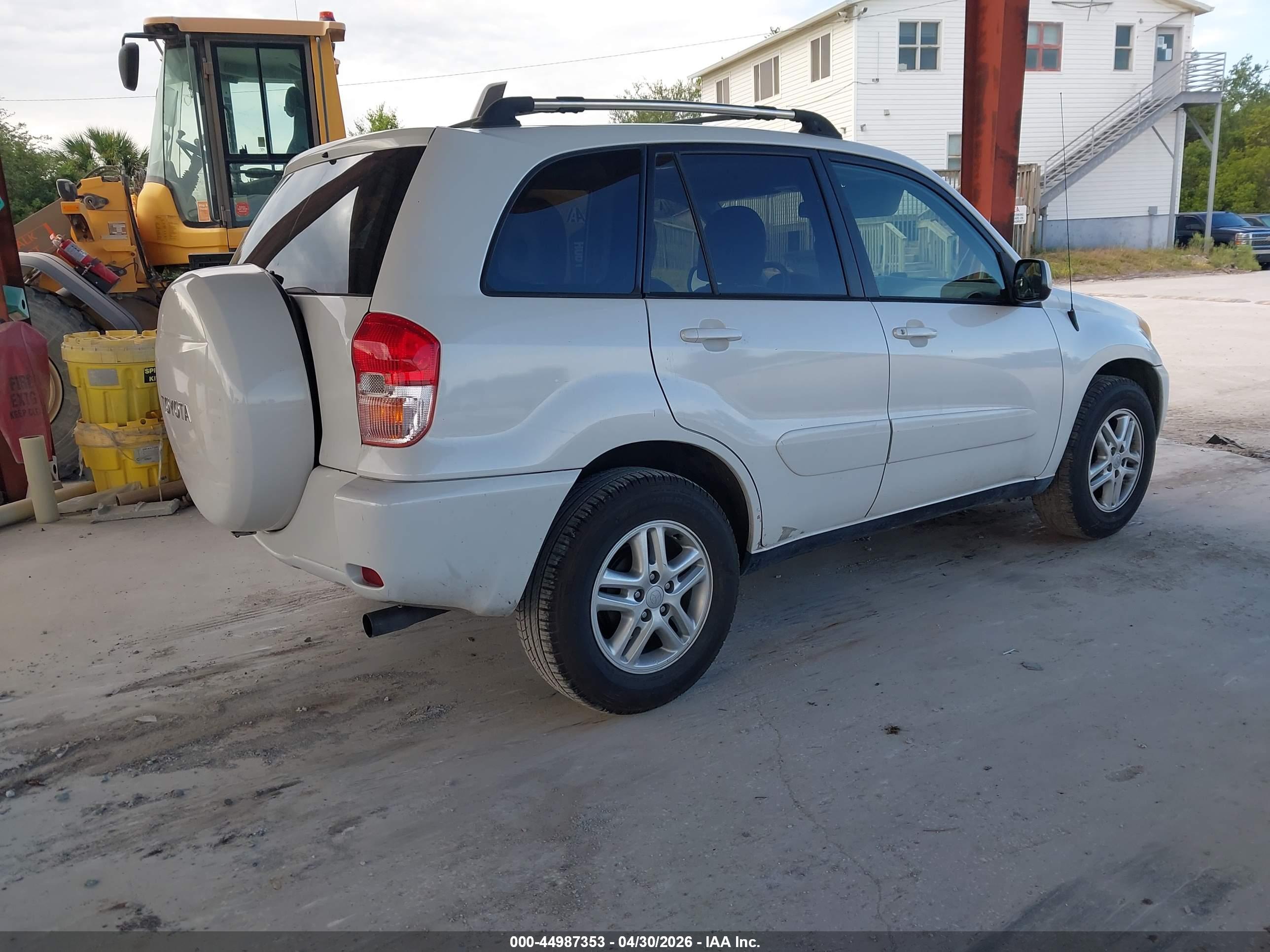 TOYOTA RAV4 image 4
