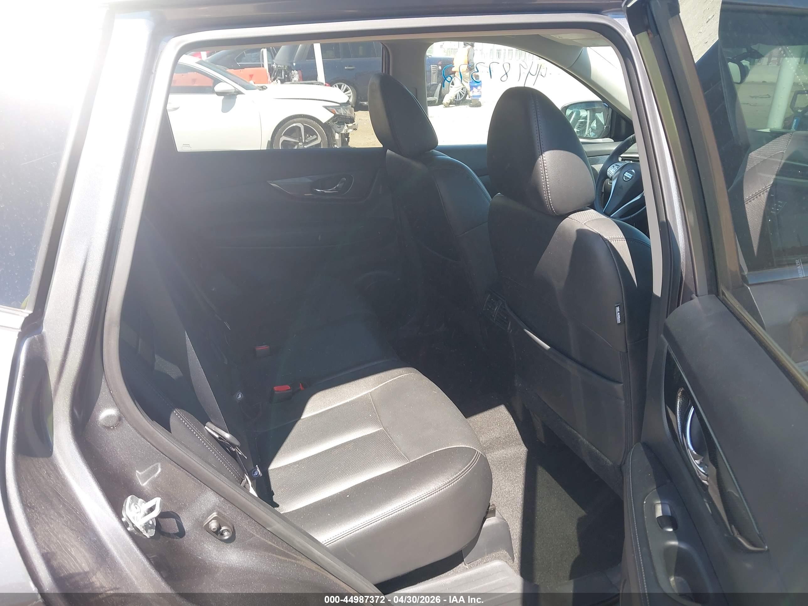 NISSAN ROGUE image 8