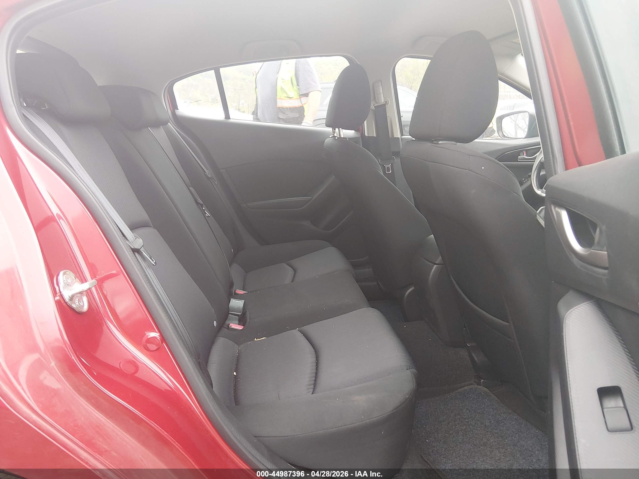 MAZDA MAZDA3 image 8