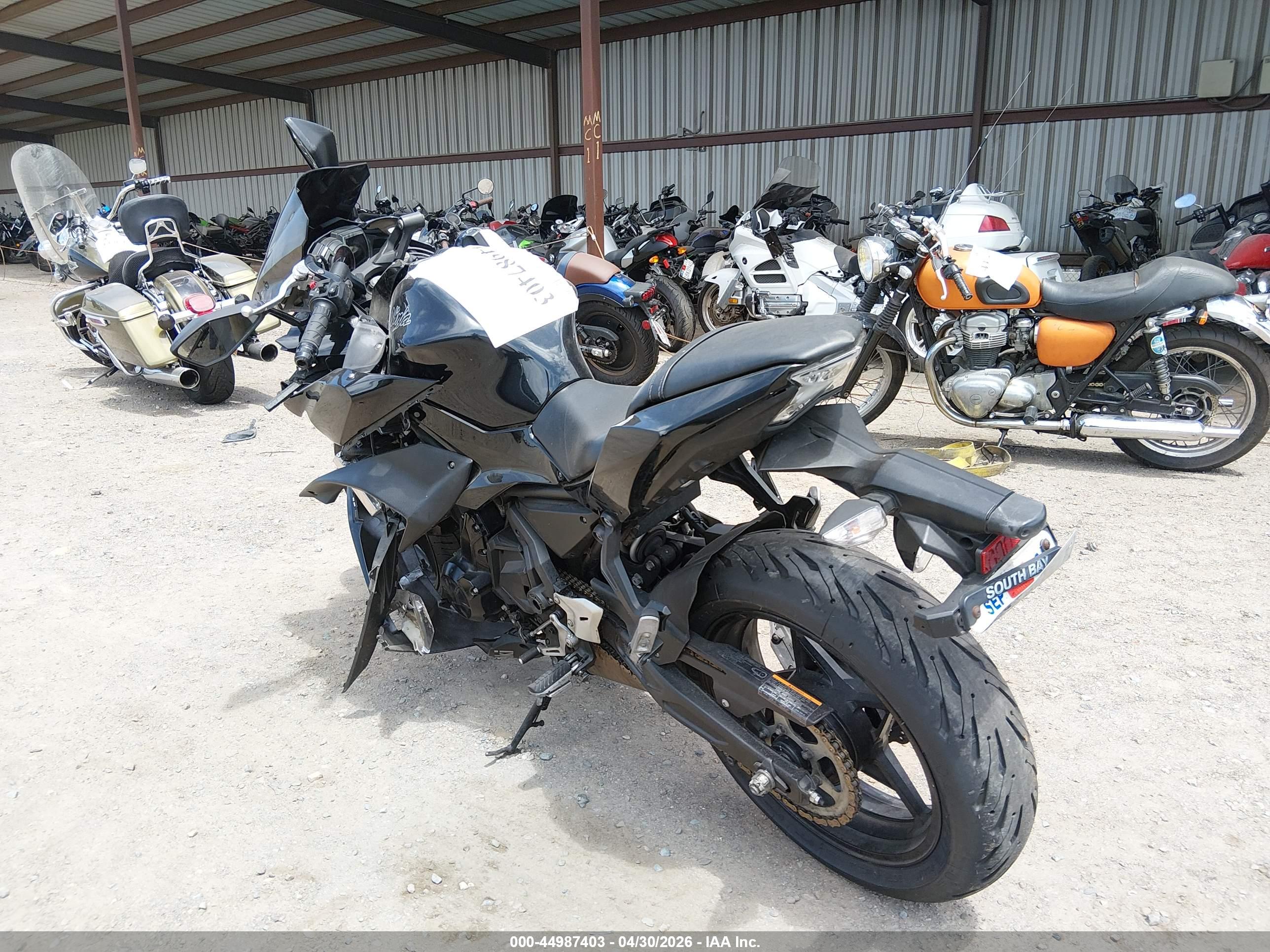 KAWASAKI EX650 image 3