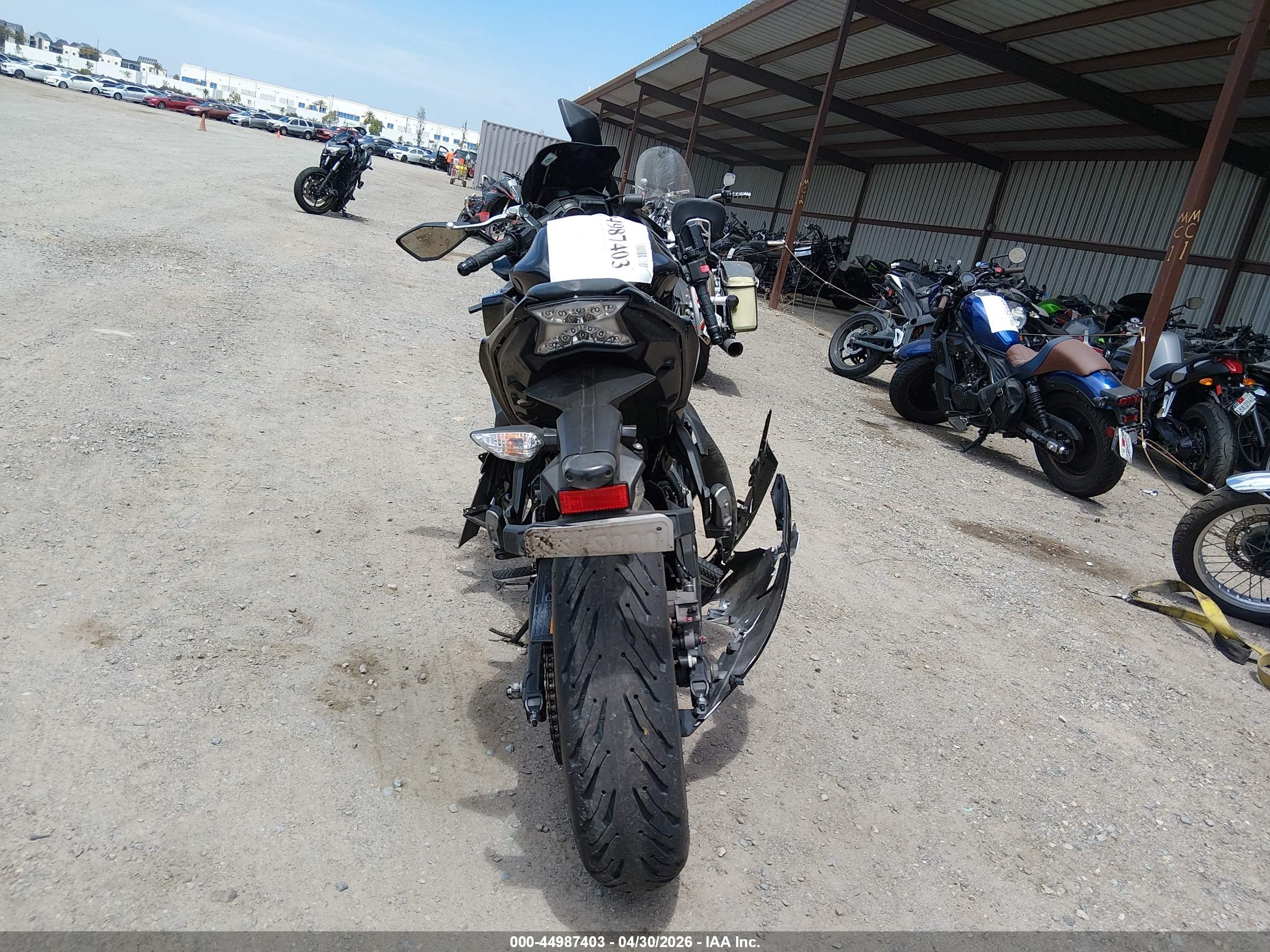 KAWASAKI EX650 image 6